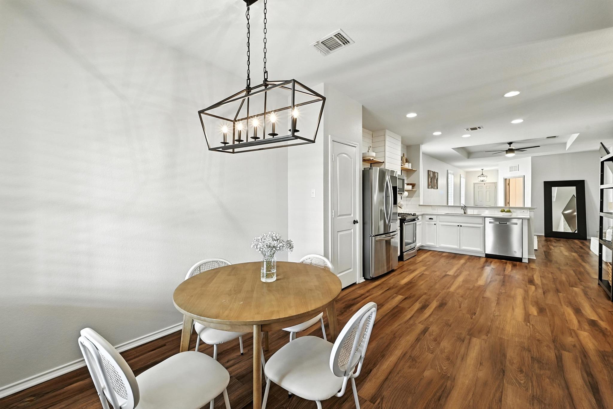 126 Silktassel Way, Buda, TX 78610