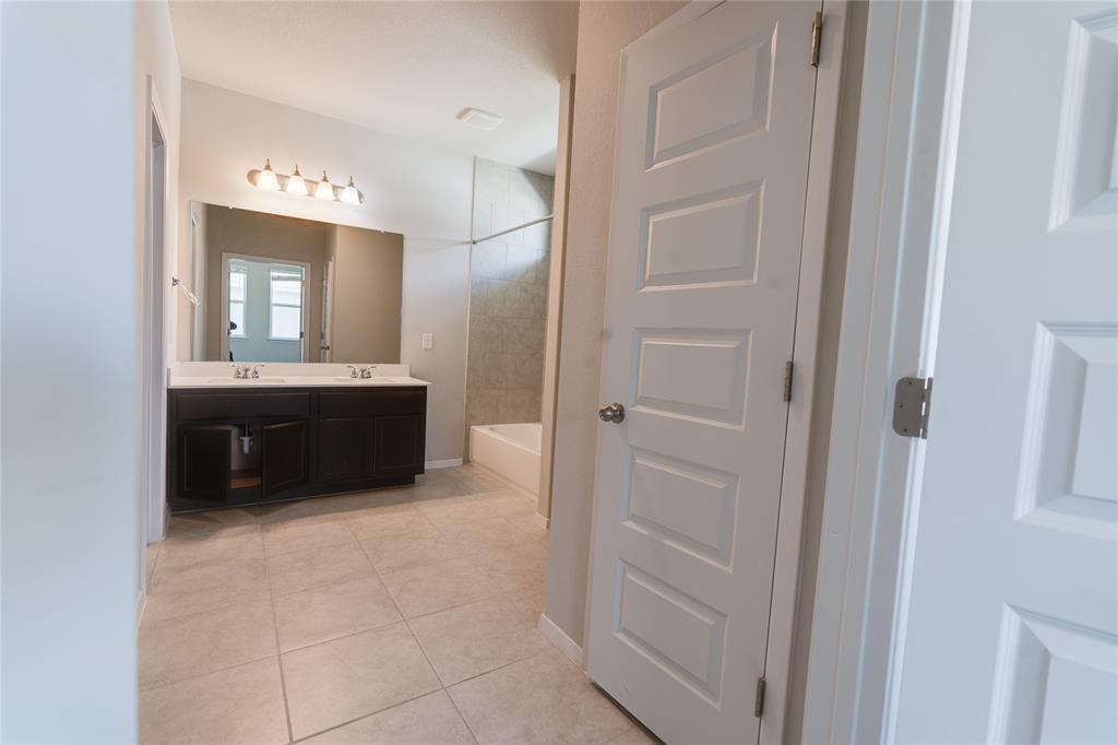 300 Fabion St, Kyle, TX 78640