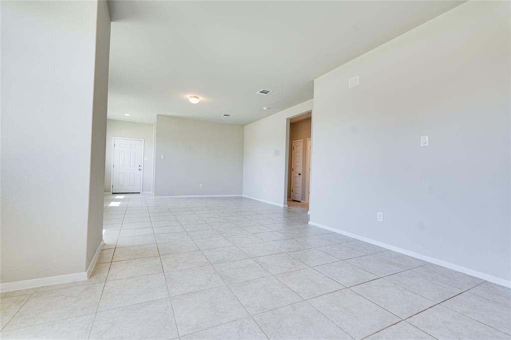 300 Fabion St, Kyle, TX 78640