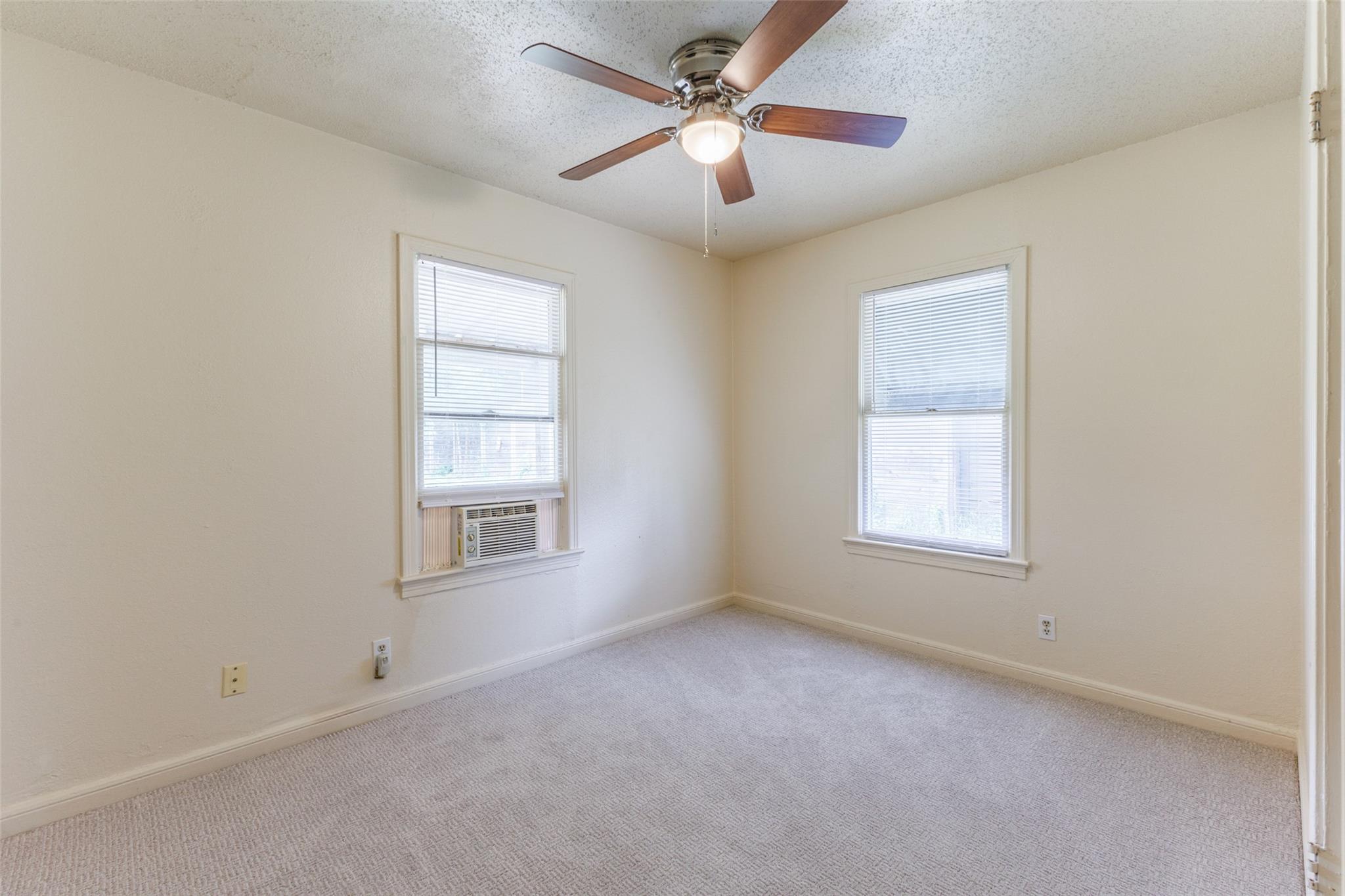 1902 Pasadena Dr, Austin, TX 78757