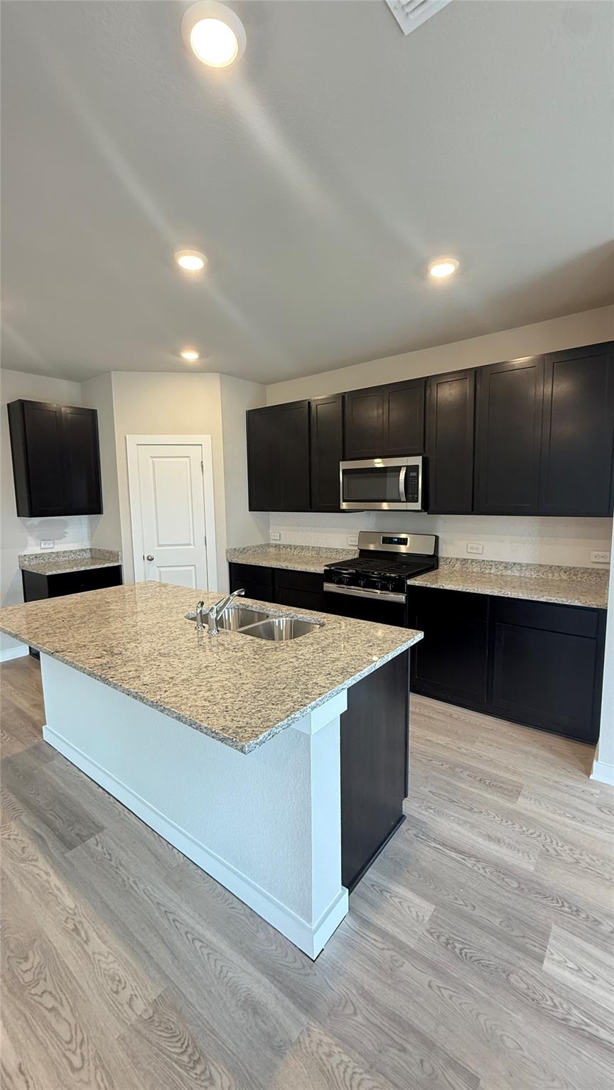 13613 Gray Landing Dr, Elgin, TX 78621