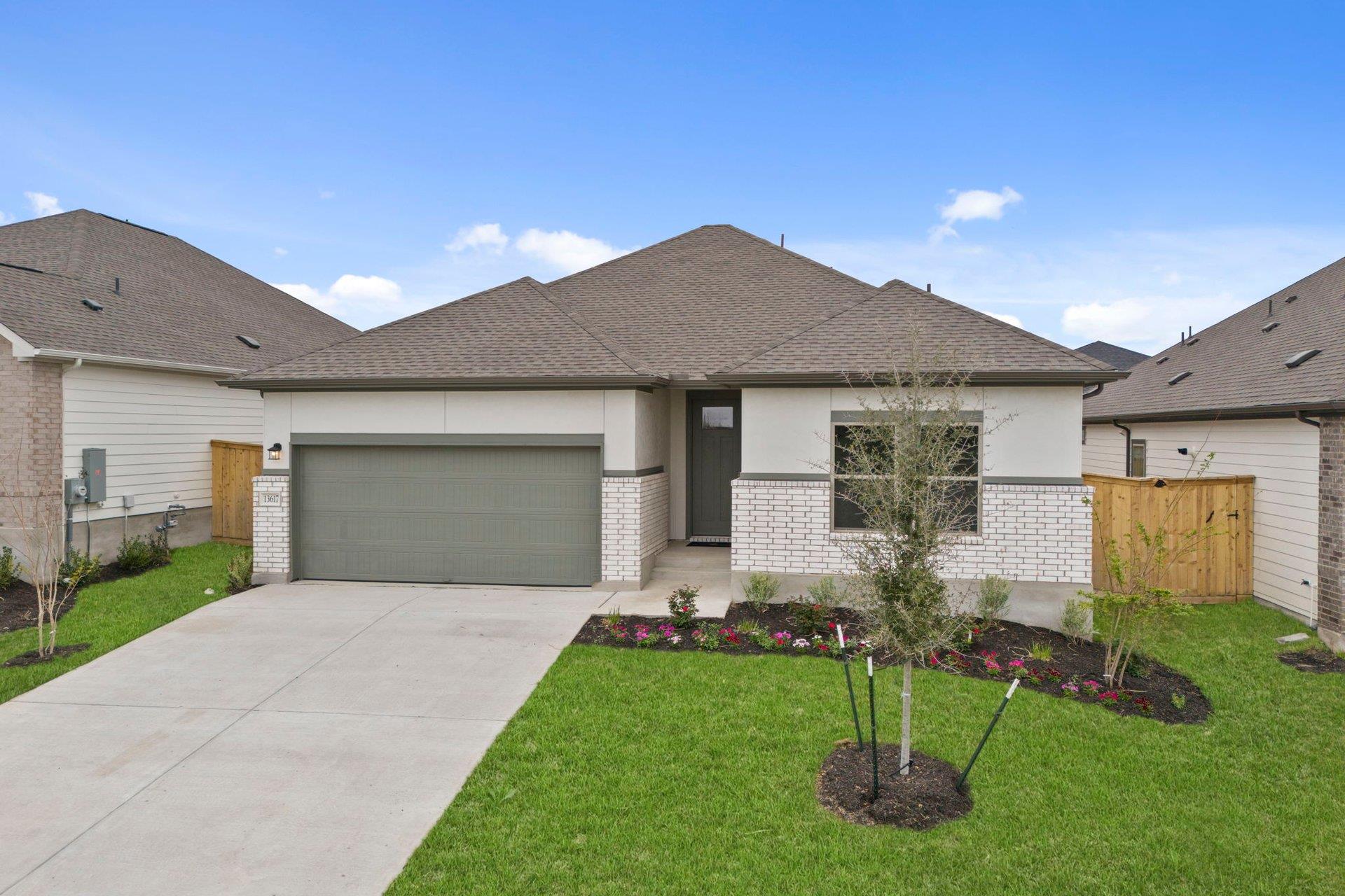 13617 Gray Landing Dr, Elgin, TX 78621