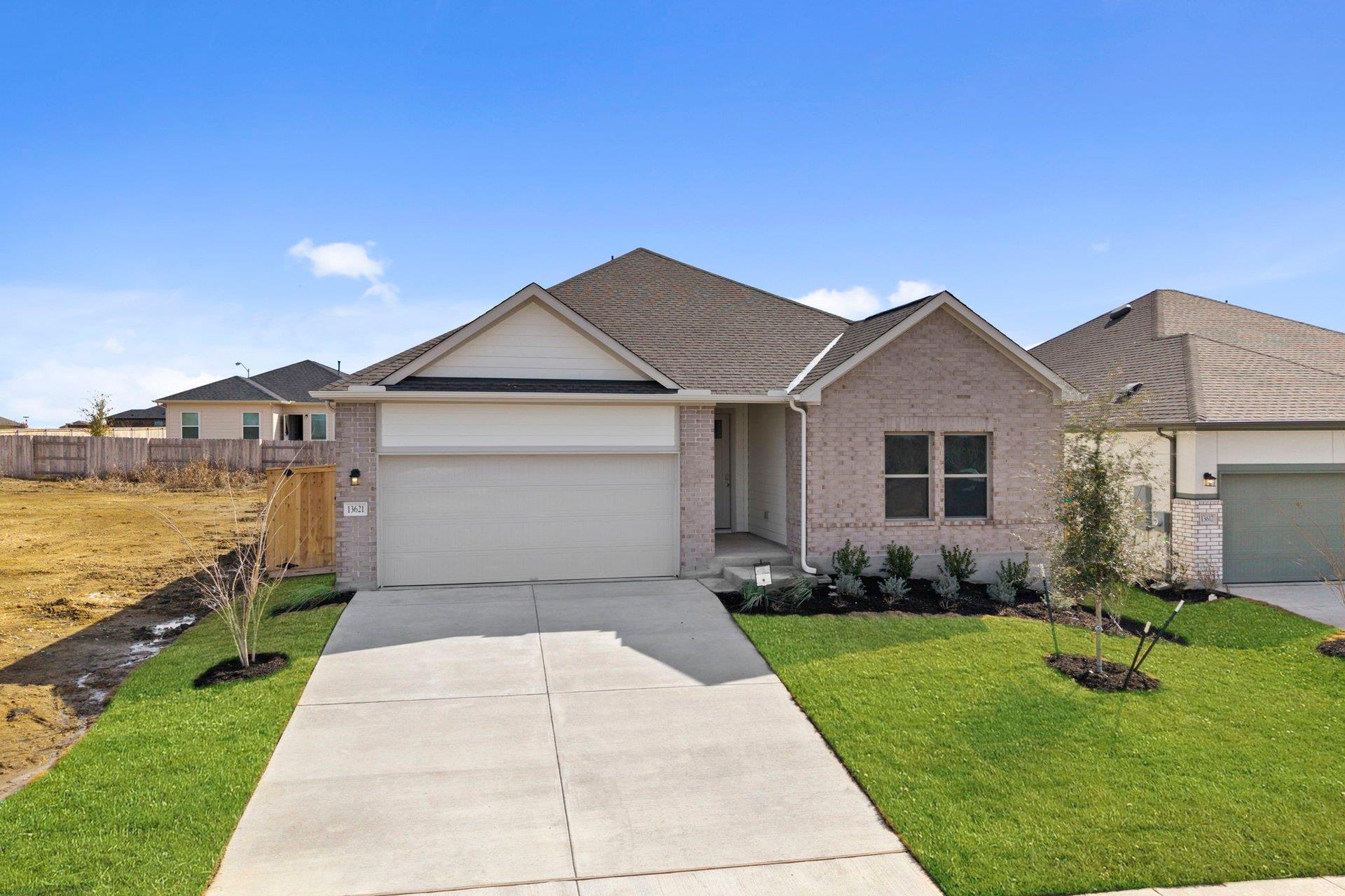 13621 Gray Landing Dr, Elgin, TX 78621