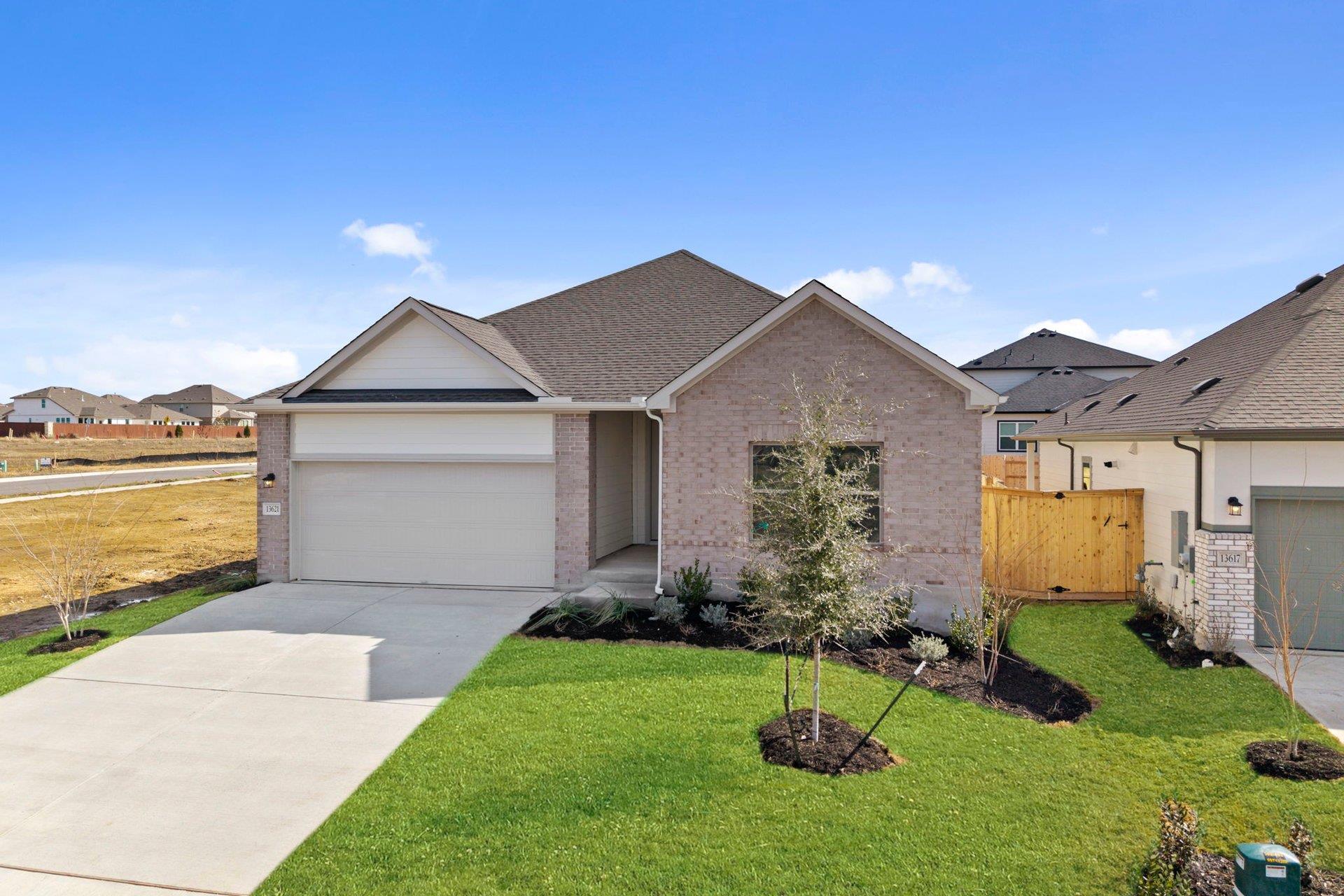 13621 Gray Landing Dr, Elgin, TX 78621