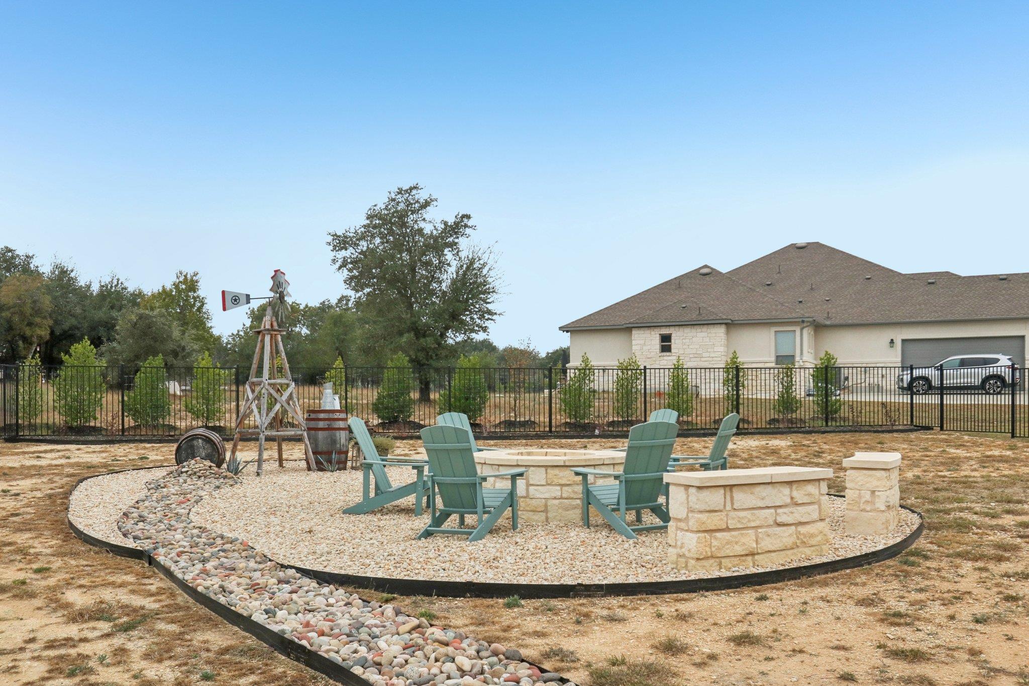 105 Houston Cv, Liberty Hill, TX 78642