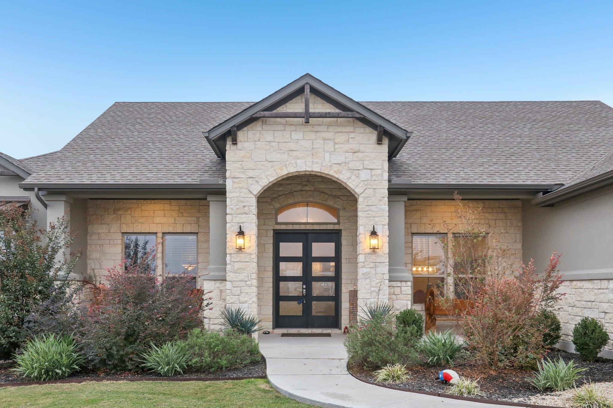 105 Houston Cv, Liberty Hill, TX 78642