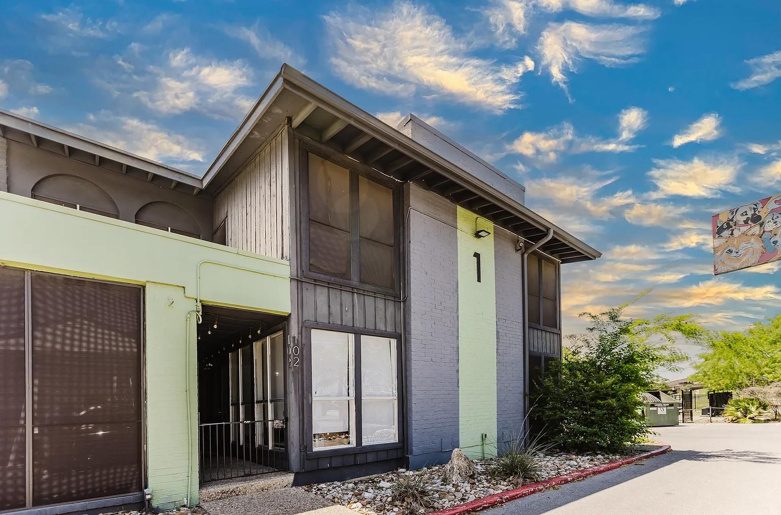 909 Reinli St # 102, Austin, TX 78751