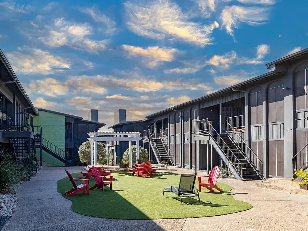 909 Reinli St # 102, Austin, TX 78751