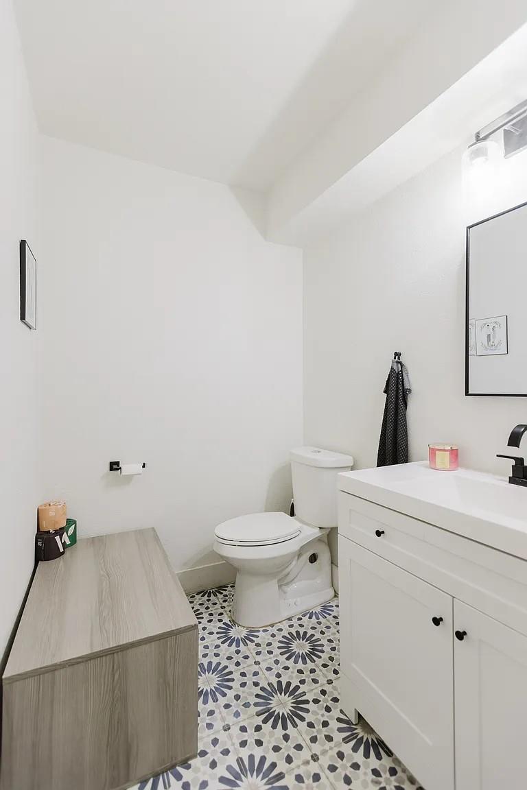 909 Reinli St # 102, Austin, TX 78751