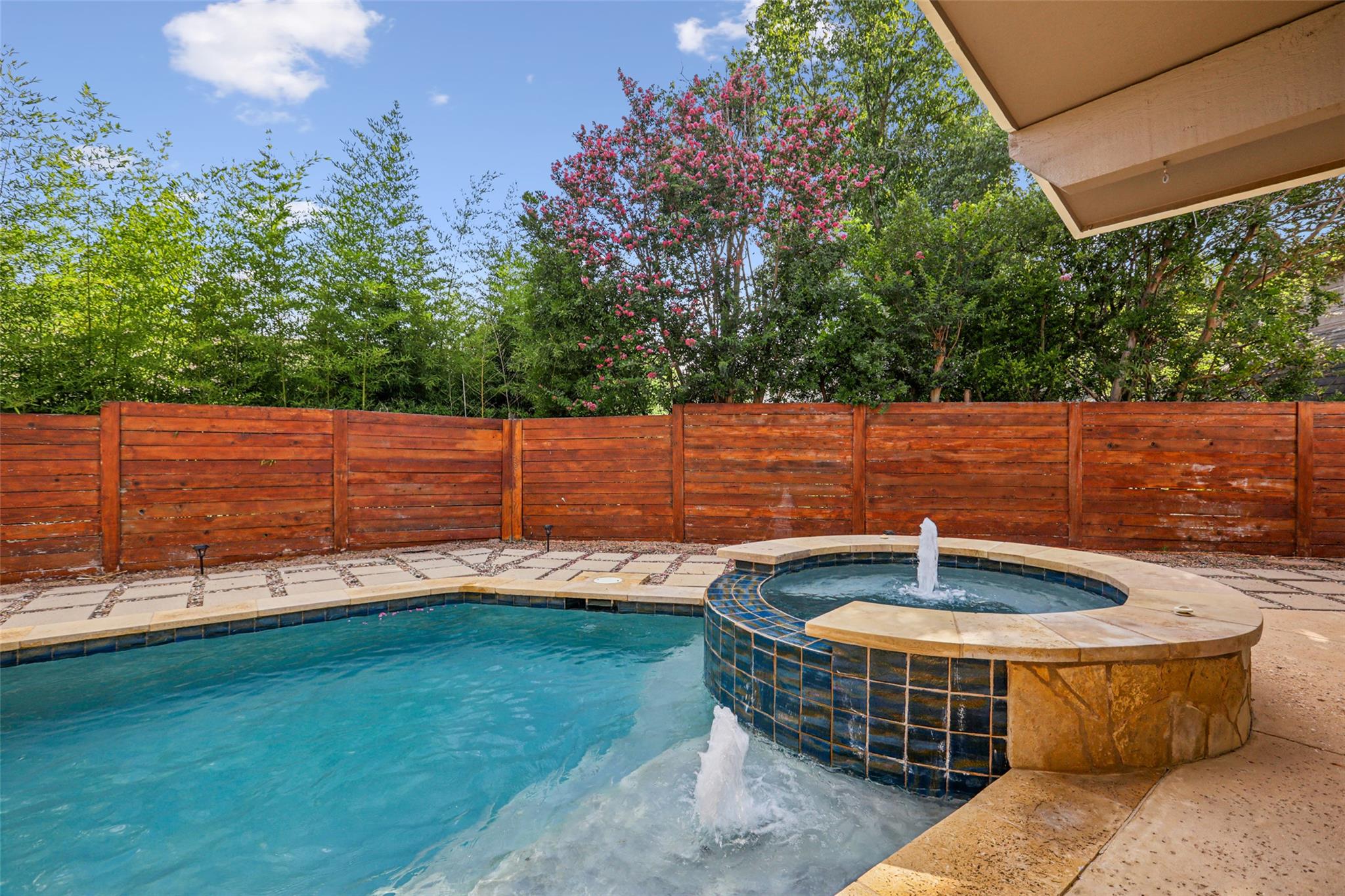 4713 Trail Crest Cir, Austin, TX 78735