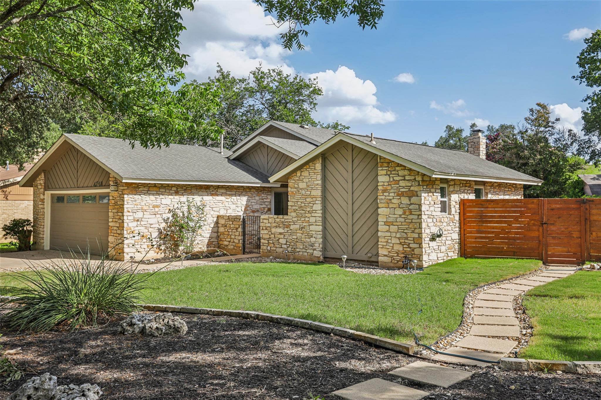 4713 Trail Crest Cir, Austin, TX 78735
