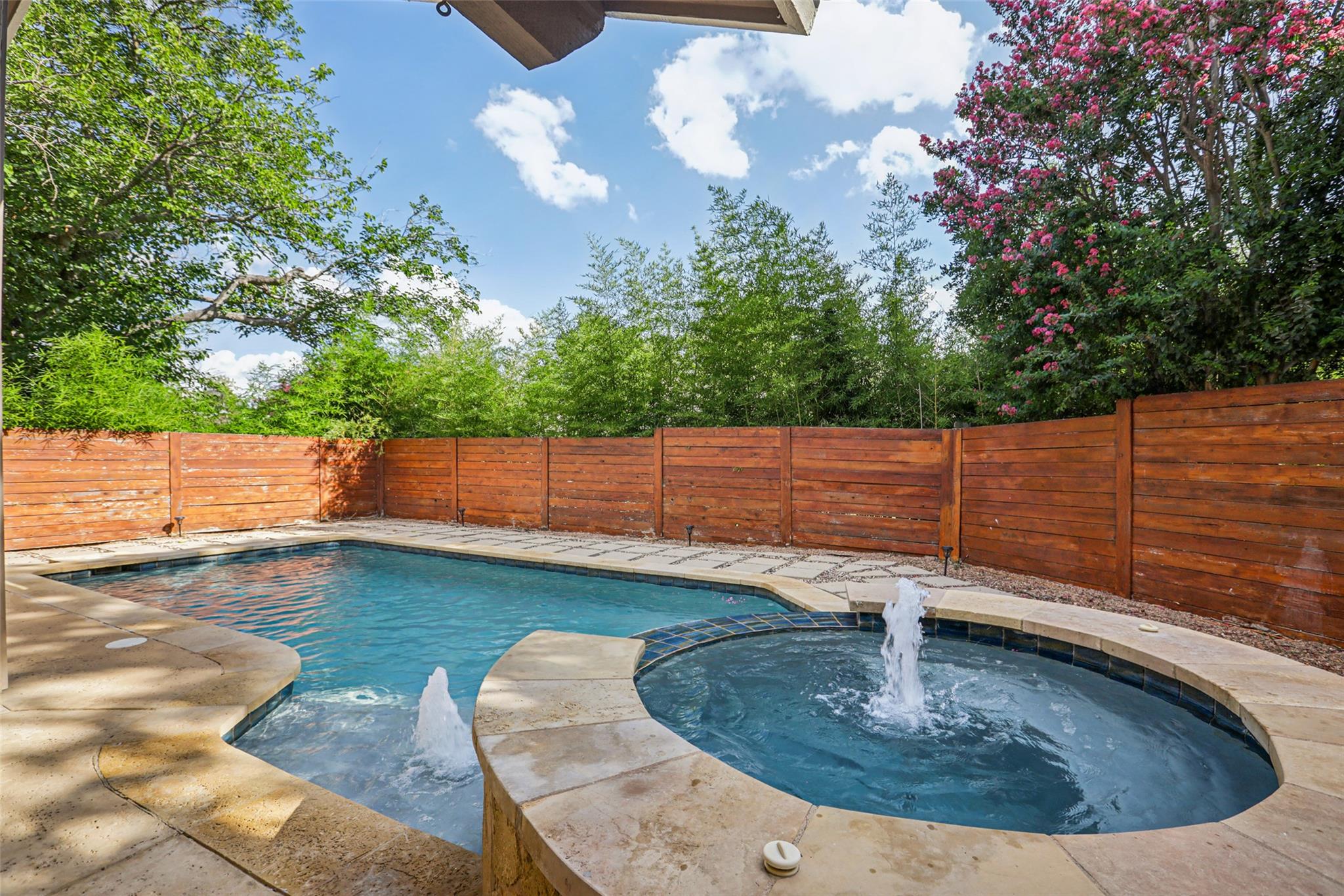 4713 Trail Crest Cir, Austin, TX 78735