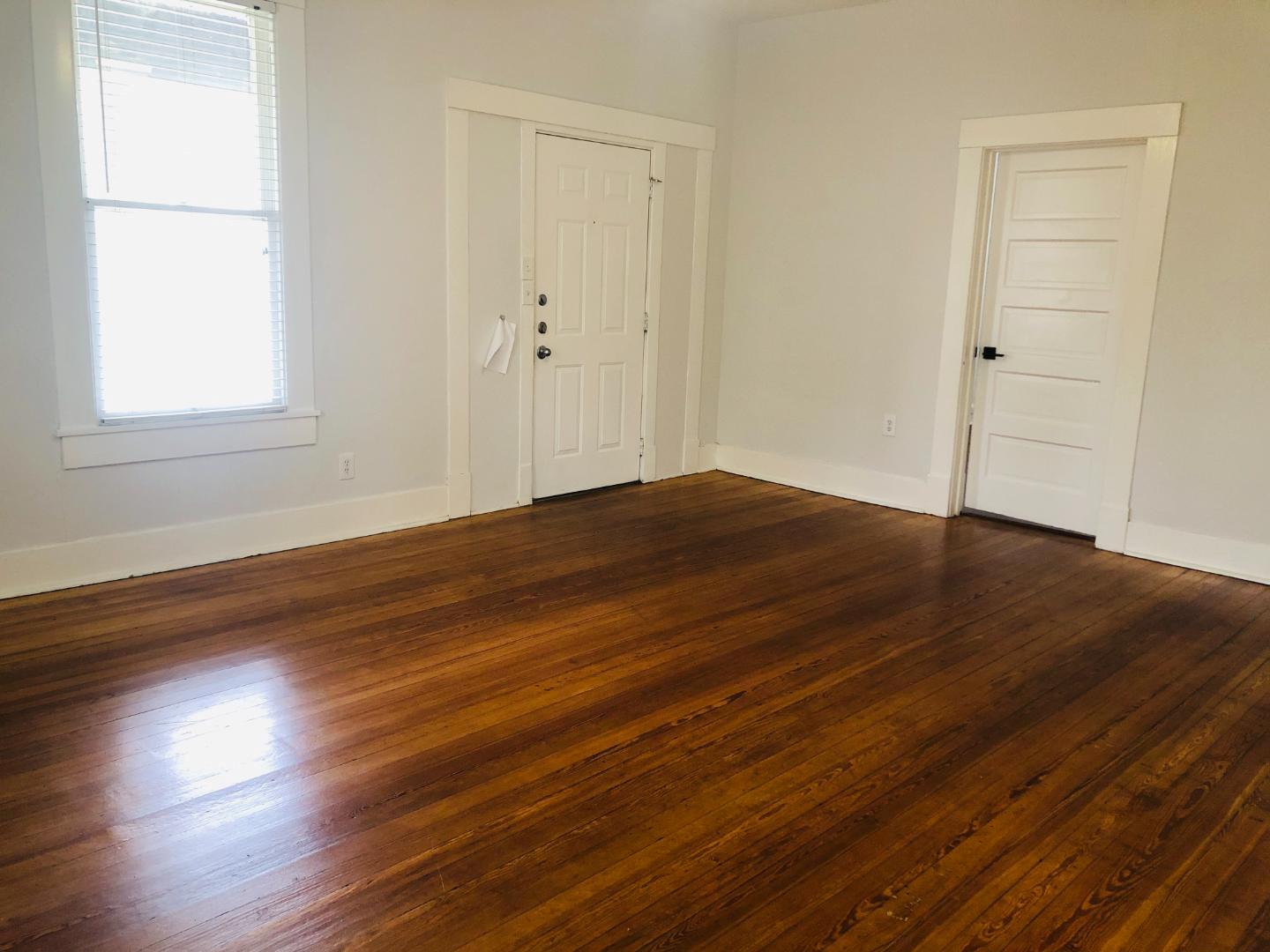 207 W 39th St # Main, Austin, TX 78751