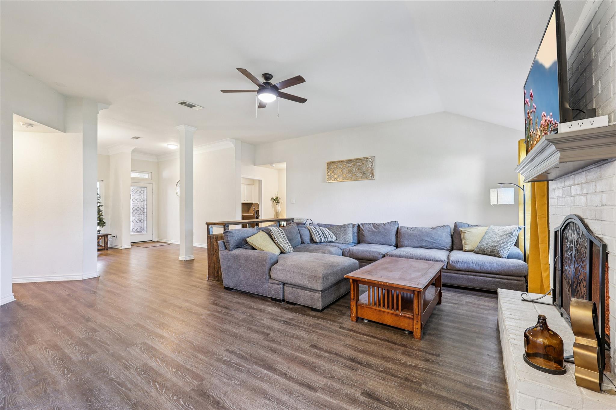 1014 Rocky Creek Dr, Pflugerville, TX 78660