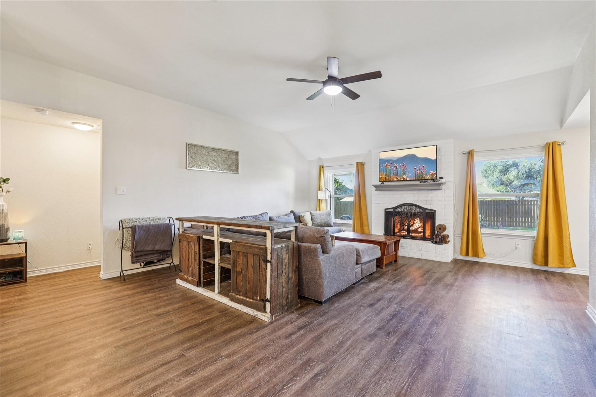 1014 Rocky Creek Dr, Pflugerville, TX 78660