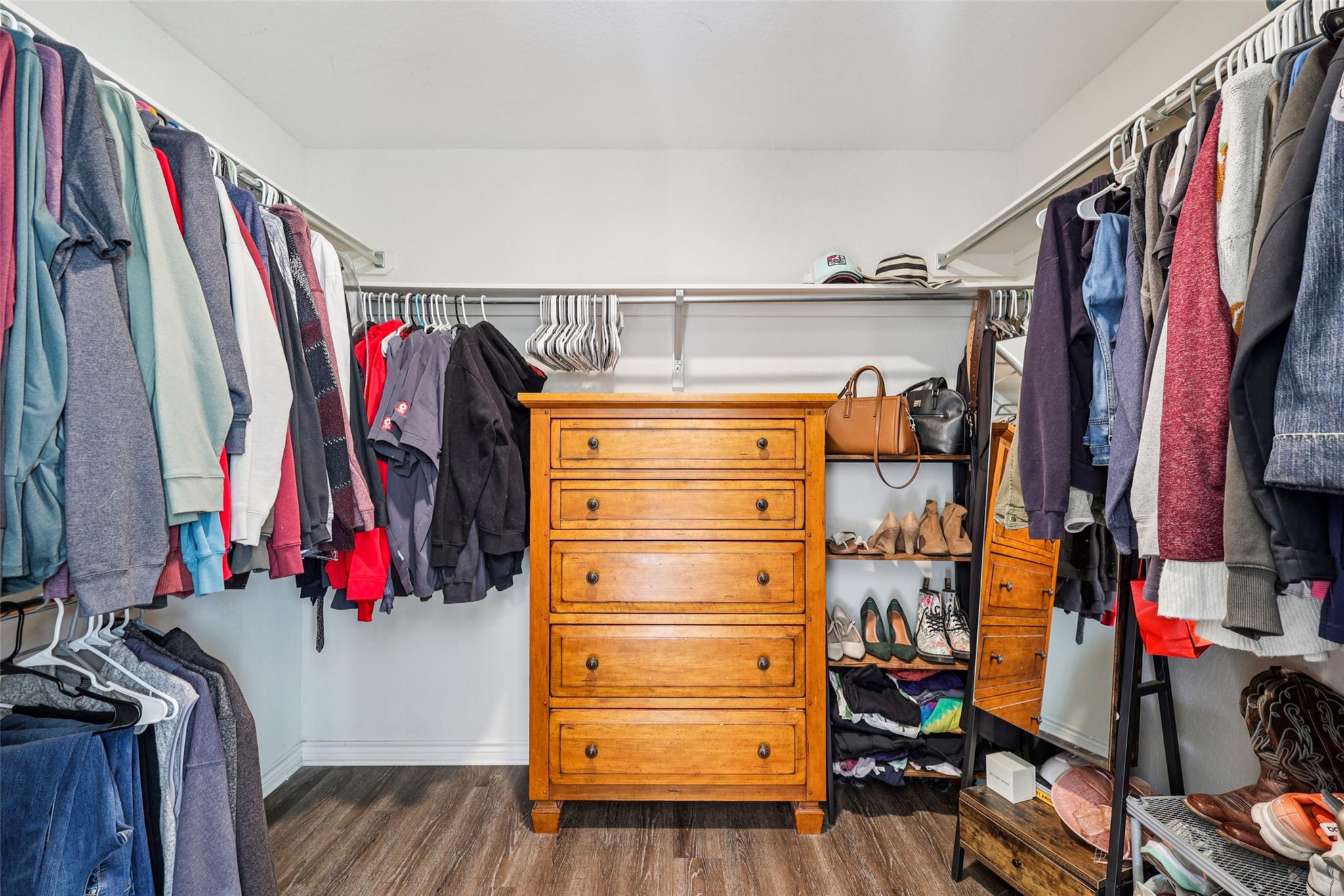 1014 Rocky Creek Dr, Pflugerville, TX 78660