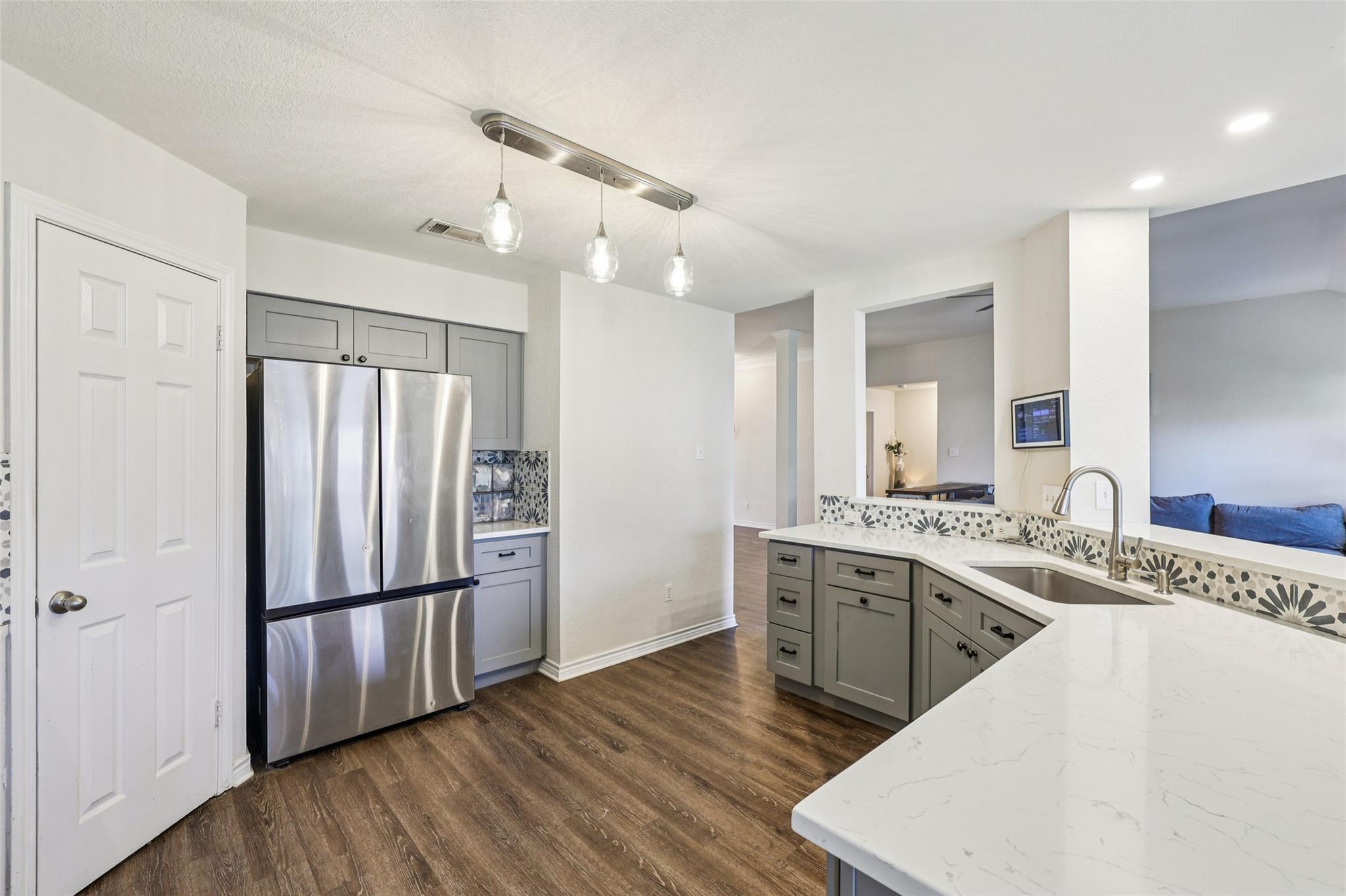 1014 Rocky Creek Dr, Pflugerville, TX 78660