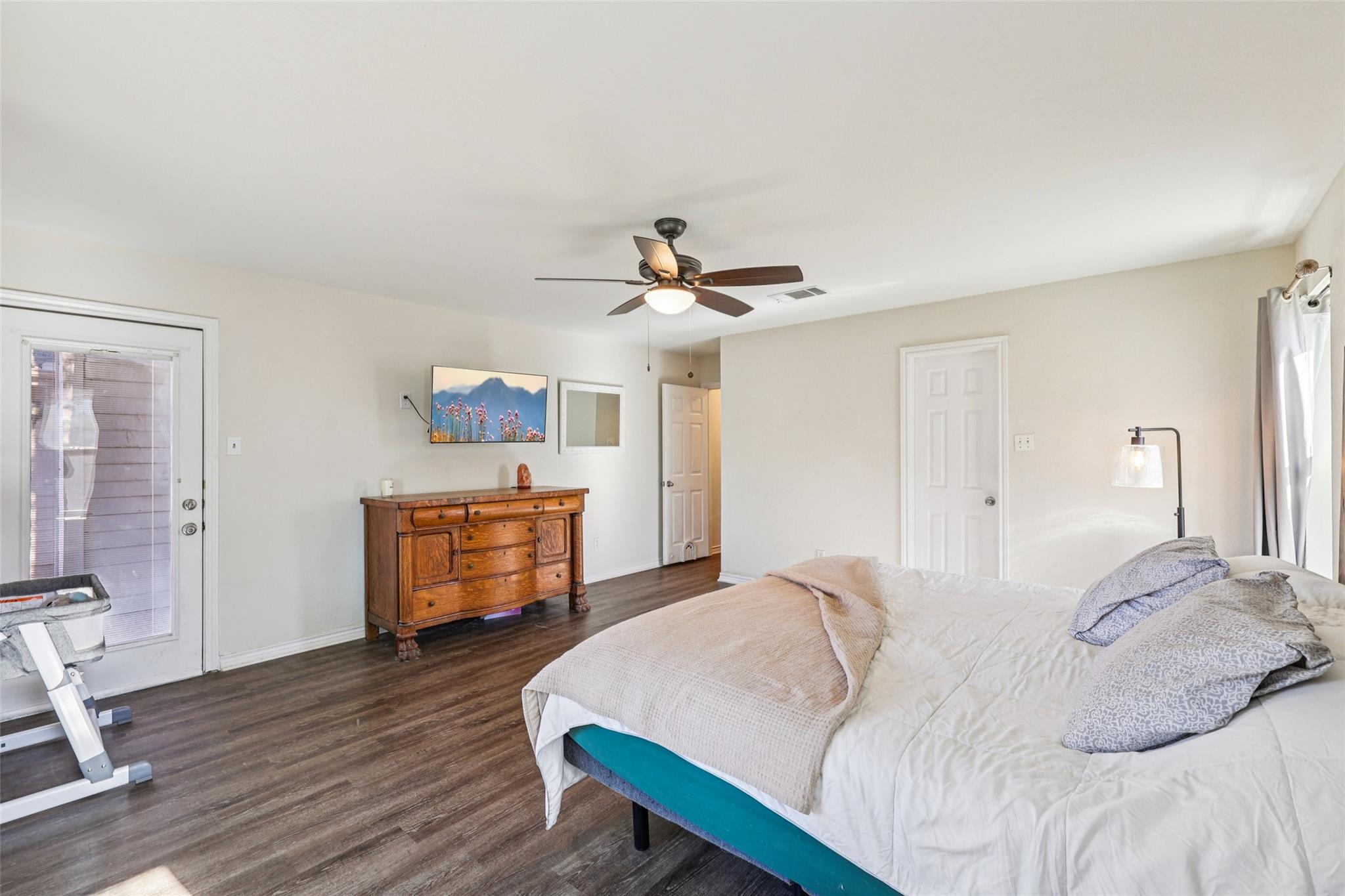 1014 Rocky Creek Dr, Pflugerville, TX 78660