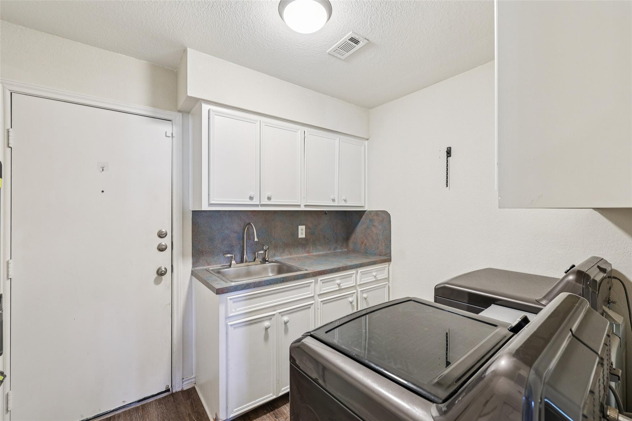 1014 Rocky Creek Dr, Pflugerville, TX 78660