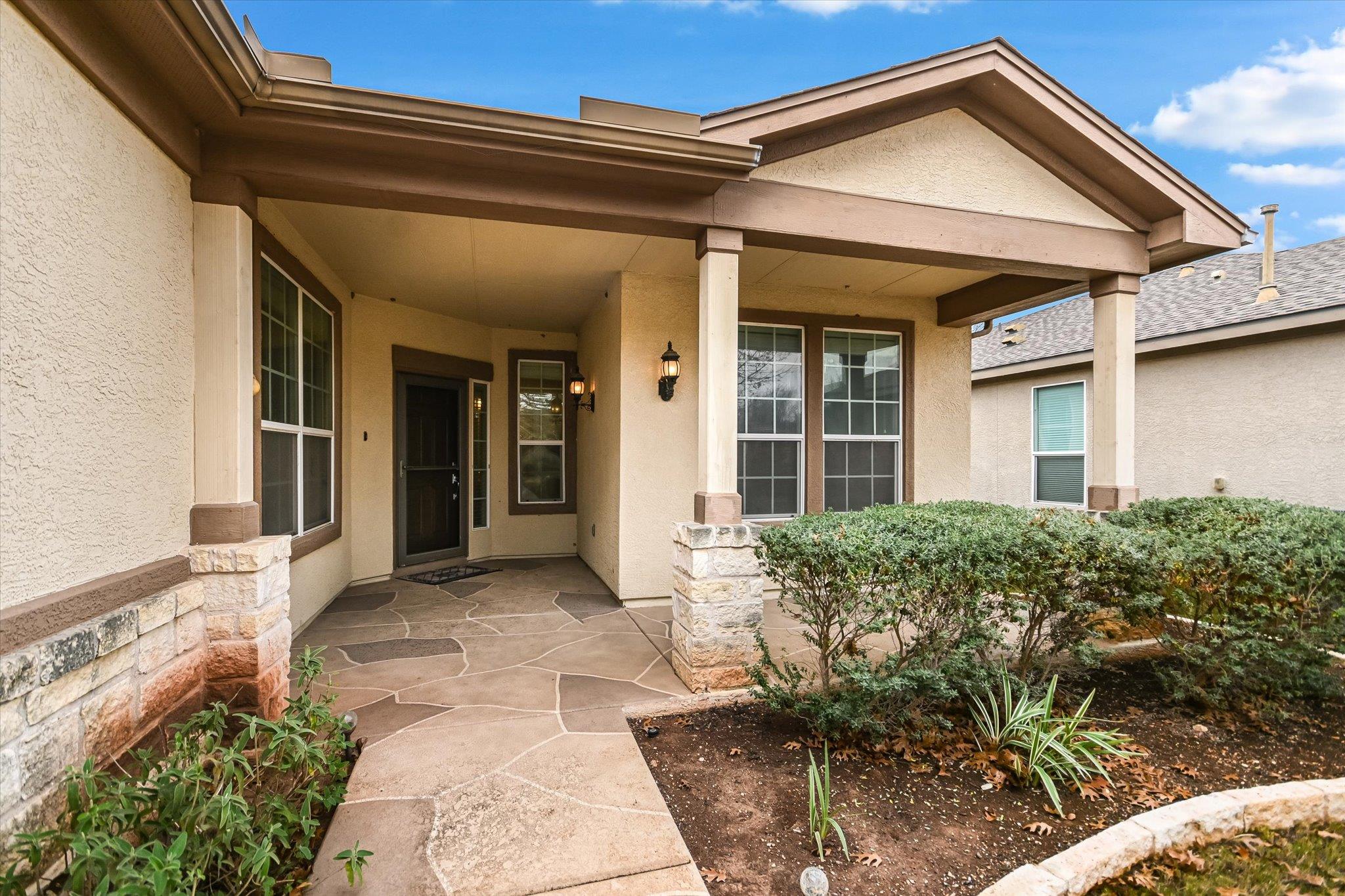 915 Apache Mountain Ln, Georgetown, TX 78633