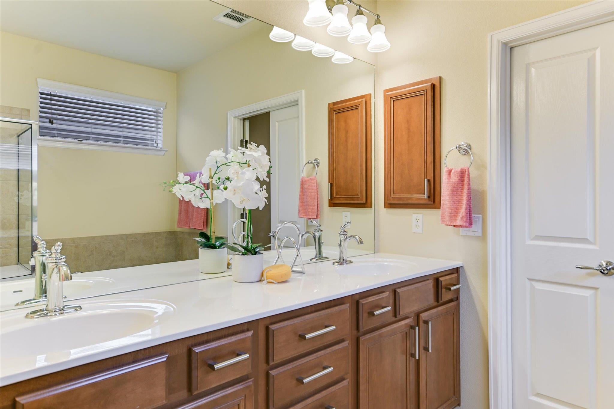 915 Apache Mountain Ln, Georgetown, TX 78633