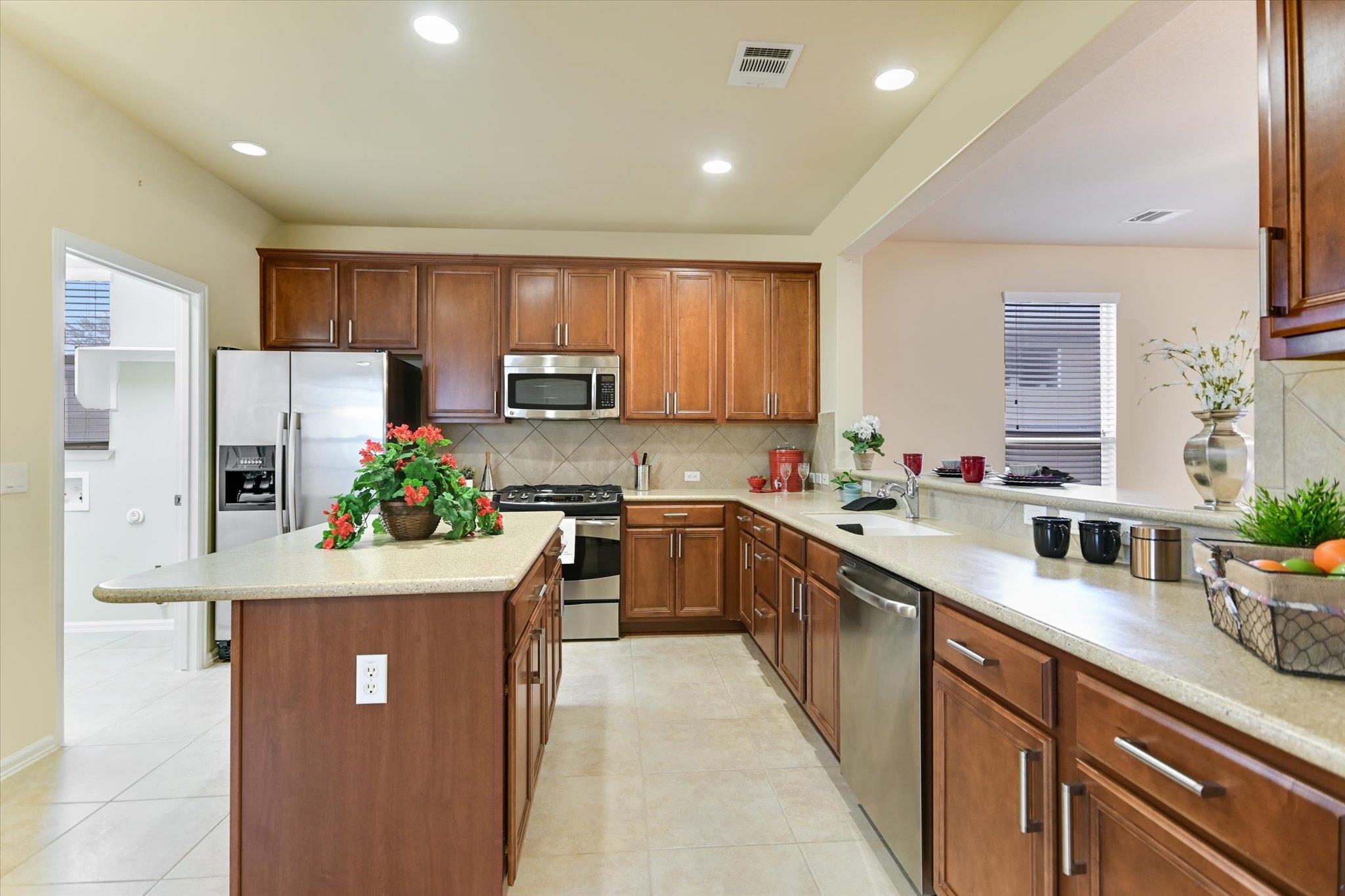 915 Apache Mountain Ln, Georgetown, TX 78633