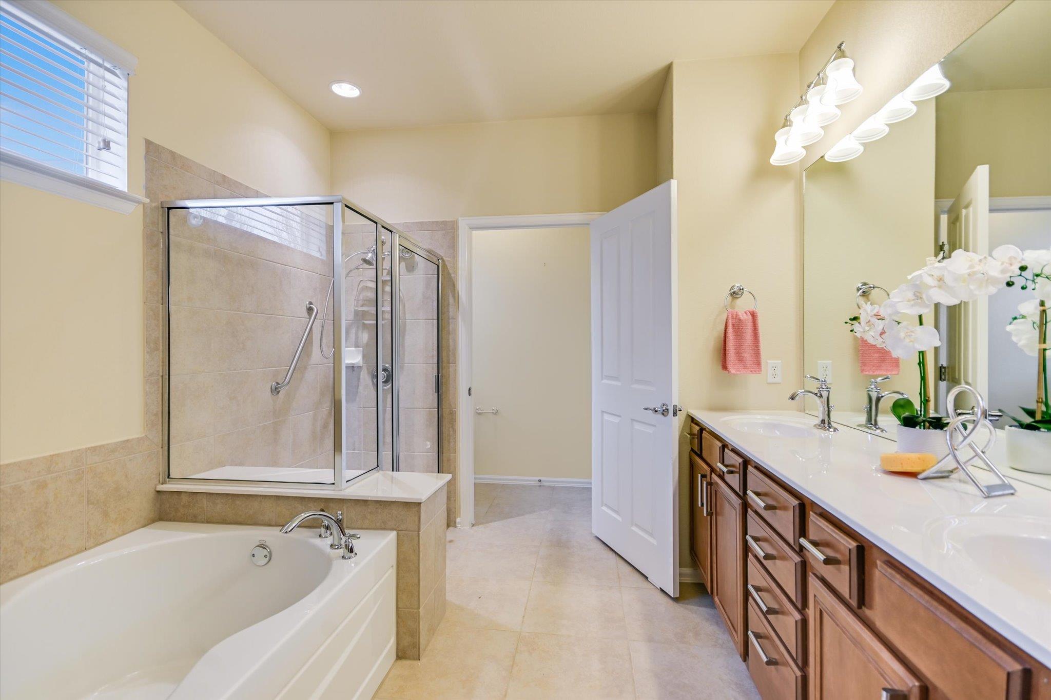 915 Apache Mountain Ln, Georgetown, TX 78633