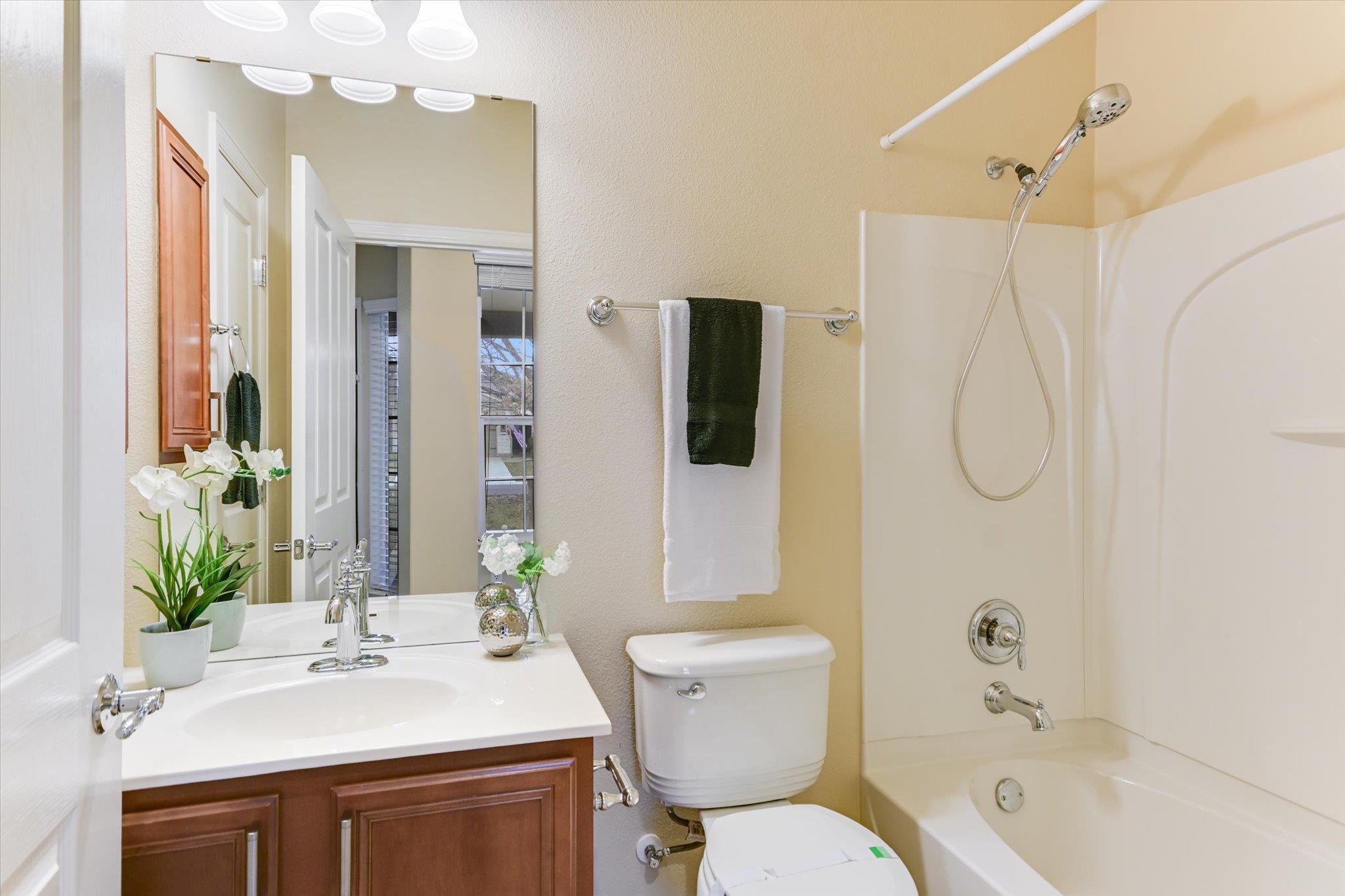 915 Apache Mountain Ln, Georgetown, TX 78633