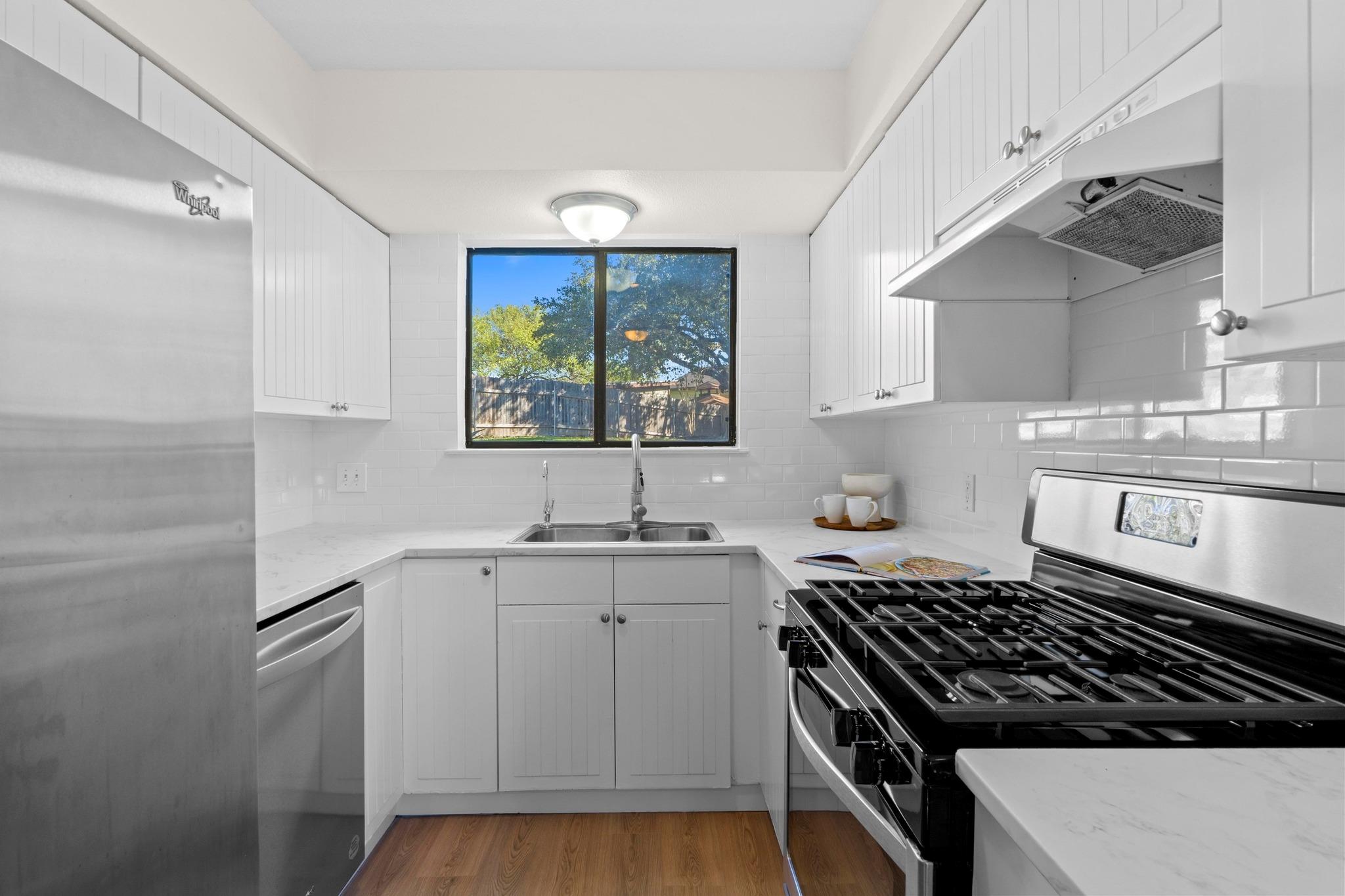 6601 Sunstrip Dr, Austin, TX 78745