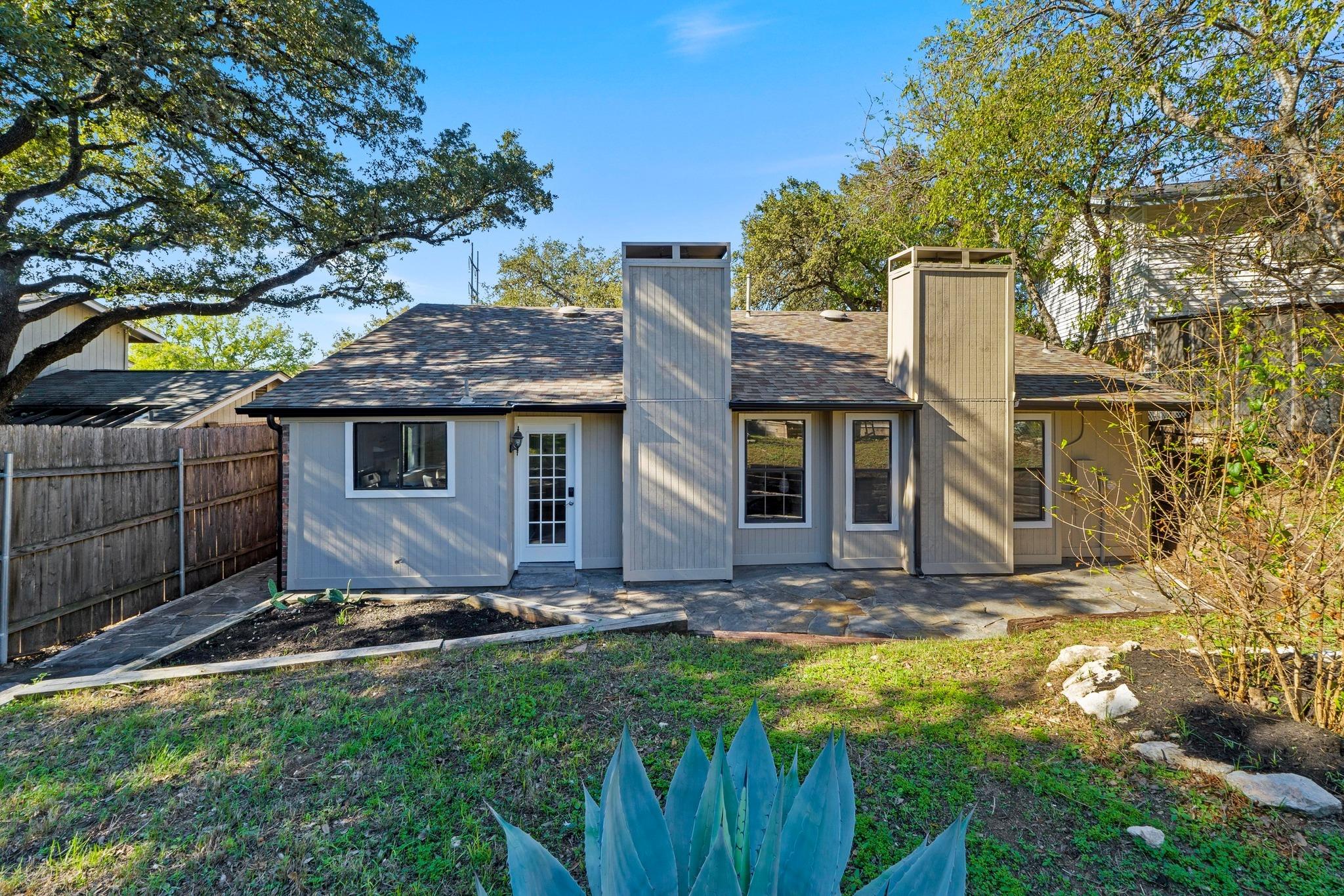 6601 Sunstrip Dr, Austin, TX 78745
