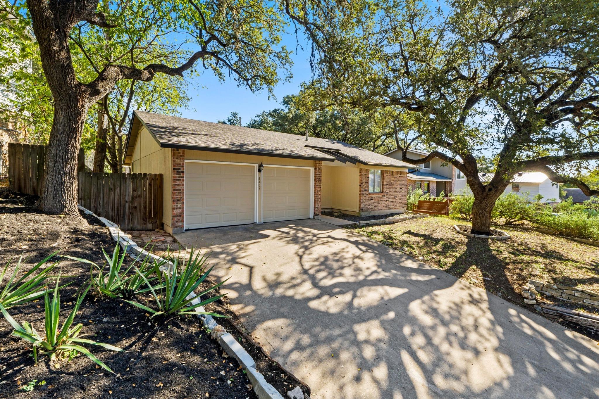 6601 Sunstrip Dr, Austin, TX 78745