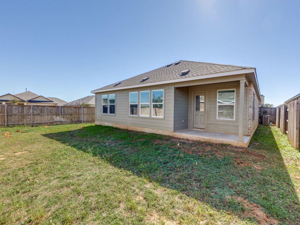 114 Isaac Millsaps Trl, Bastrop, TX 78602