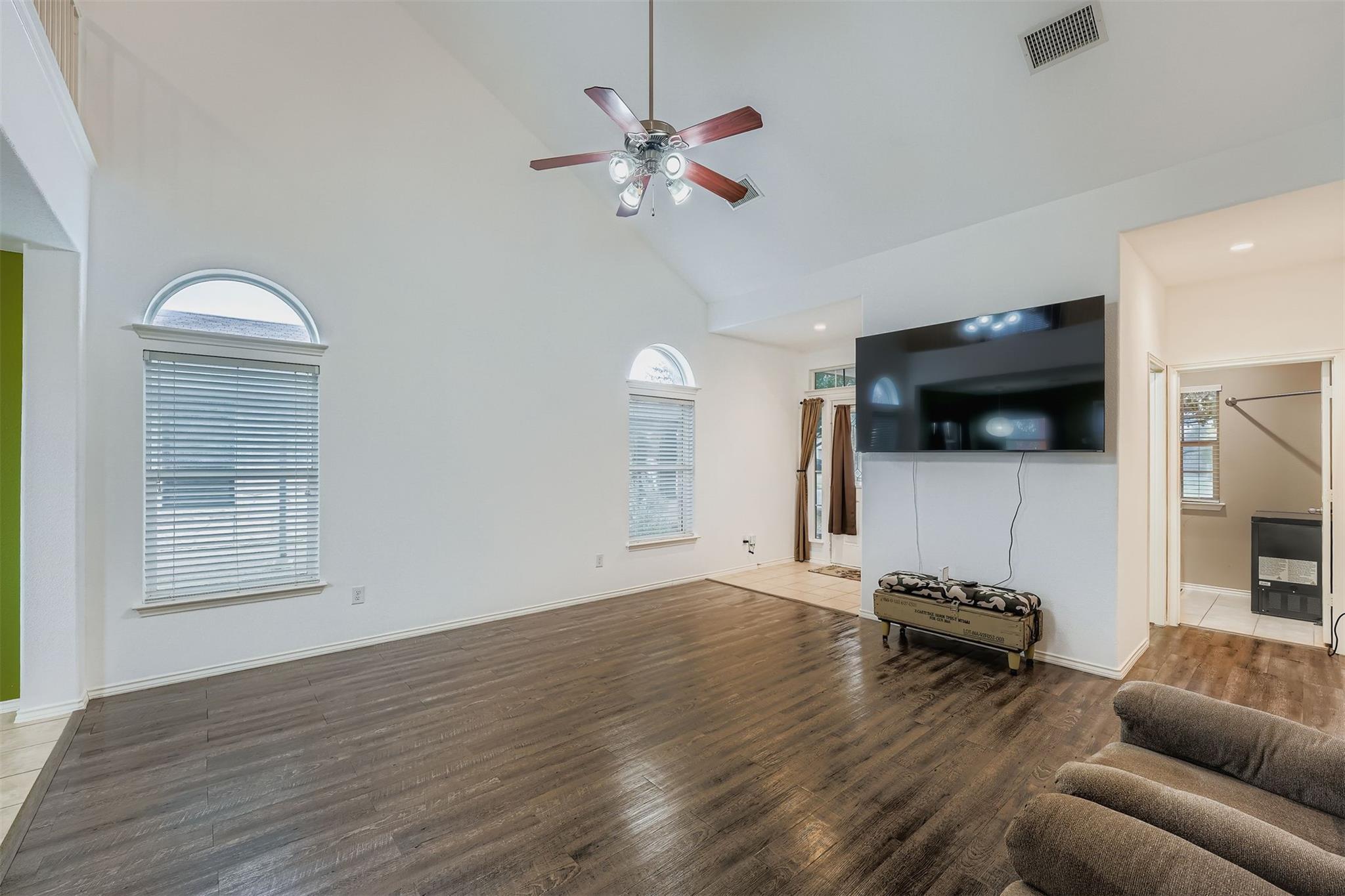 1212 Hensley Dr, Leander, TX 78641