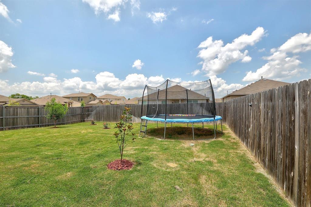 200 Arrowhead Vine Dr, Leander, TX 78641