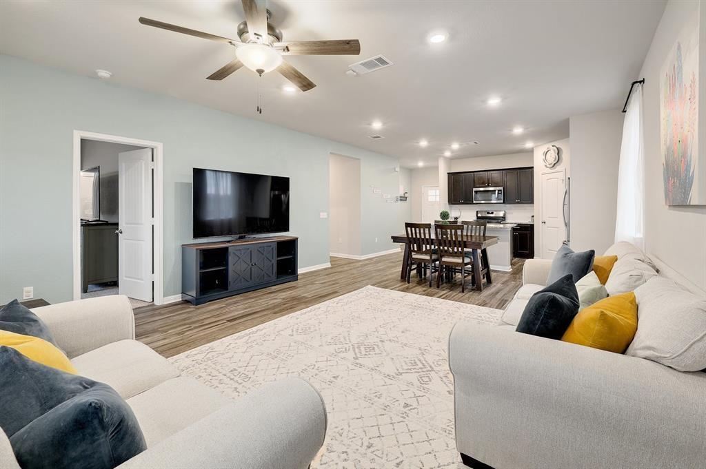 200 Arrowhead Vine Dr, Leander, TX 78641