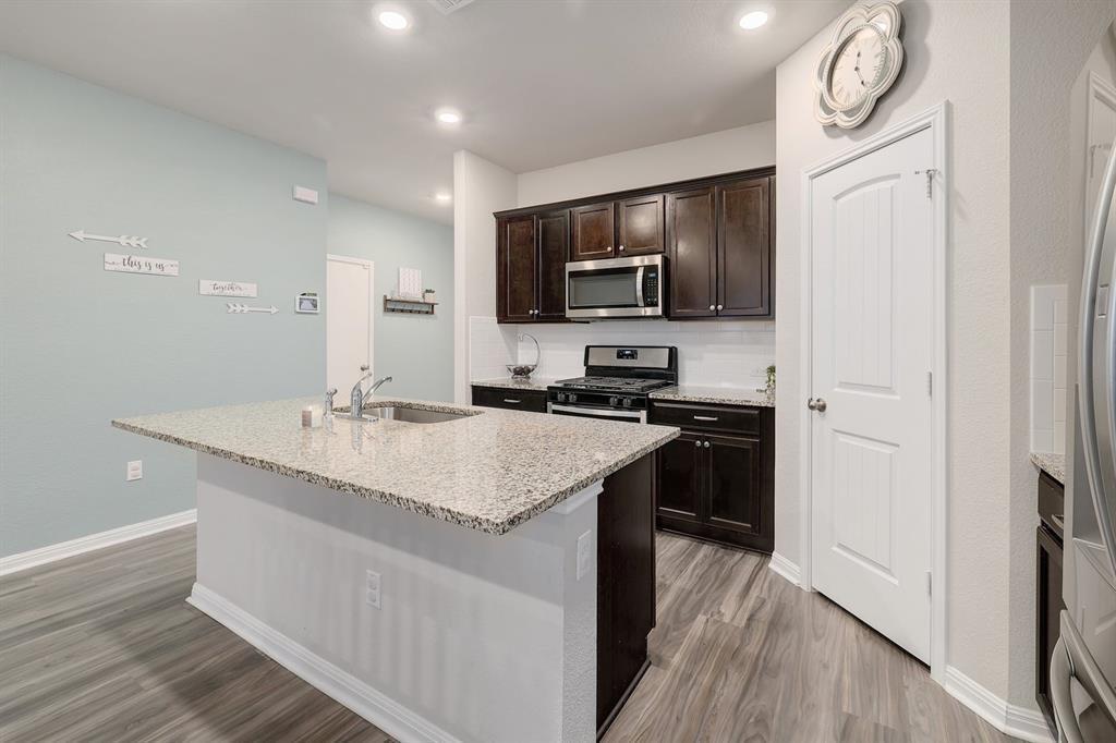 200 Arrowhead Vine Dr, Leander, TX 78641