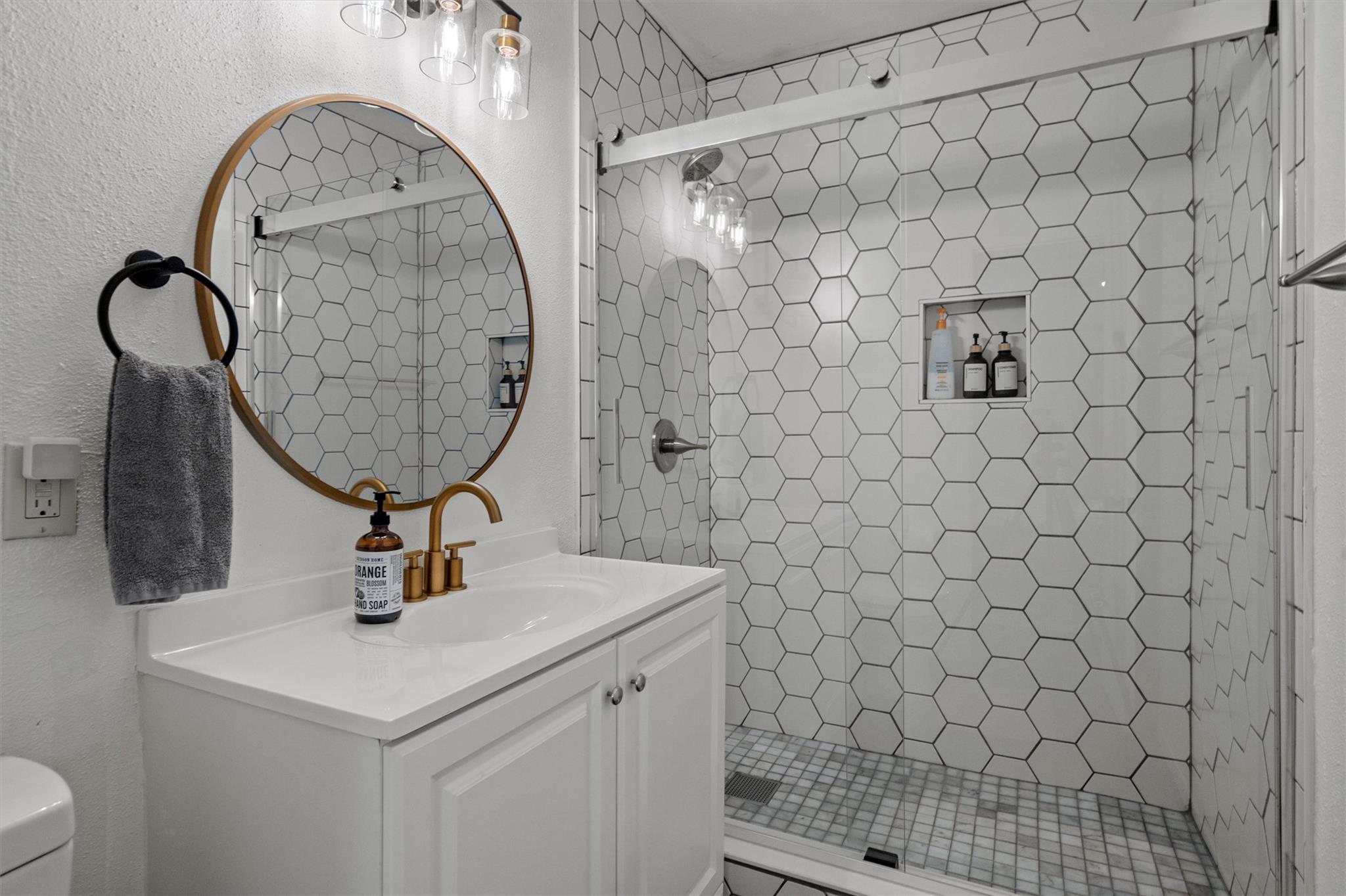 4500 E Oltorf St # D-410, Austin, TX 78741