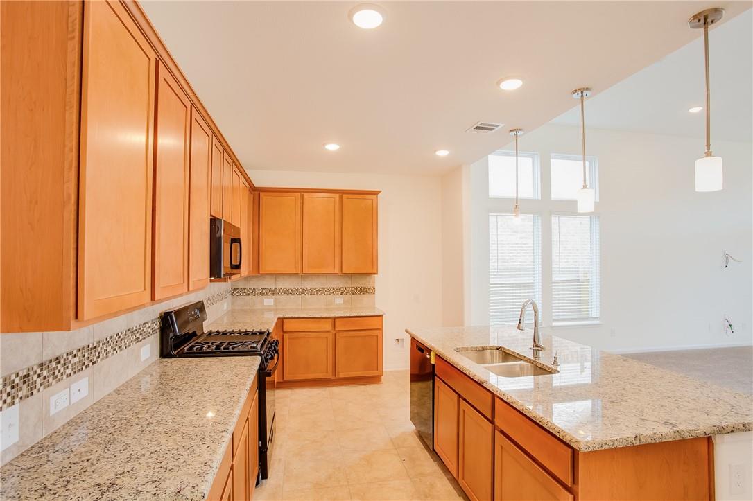 112 Rebel Red Rd, Liberty Hill, TX 78642