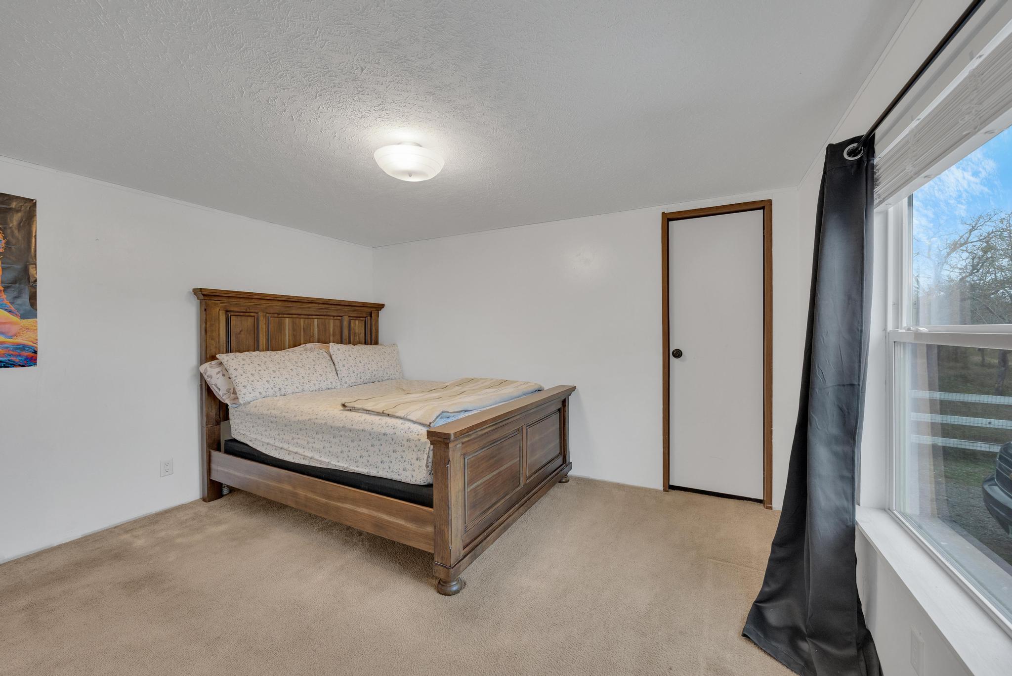 354 Oak Arbor Trl, Del Valle, TX 78617