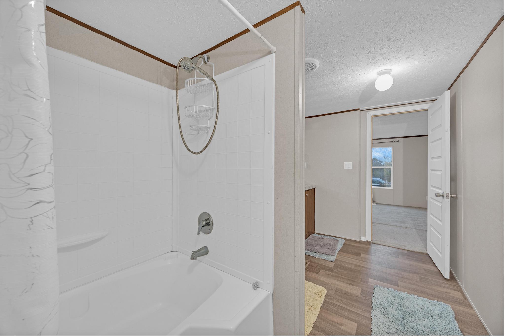 354 Oak Arbor Trl, Del Valle, TX 78617