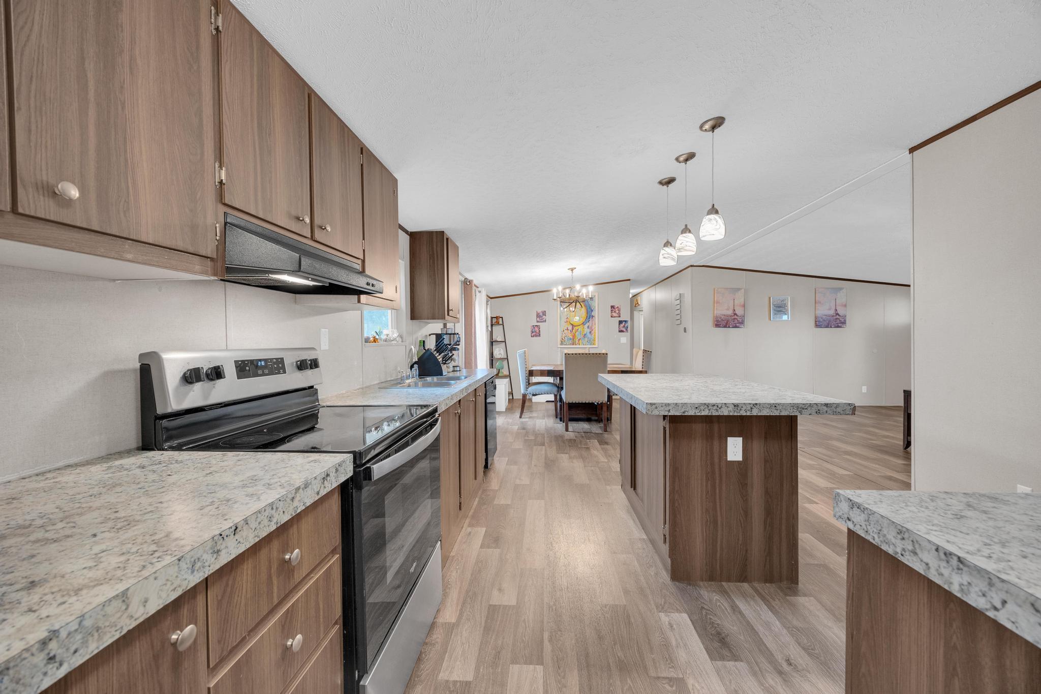 354 Oak Arbor Trl, Del Valle, TX 78617