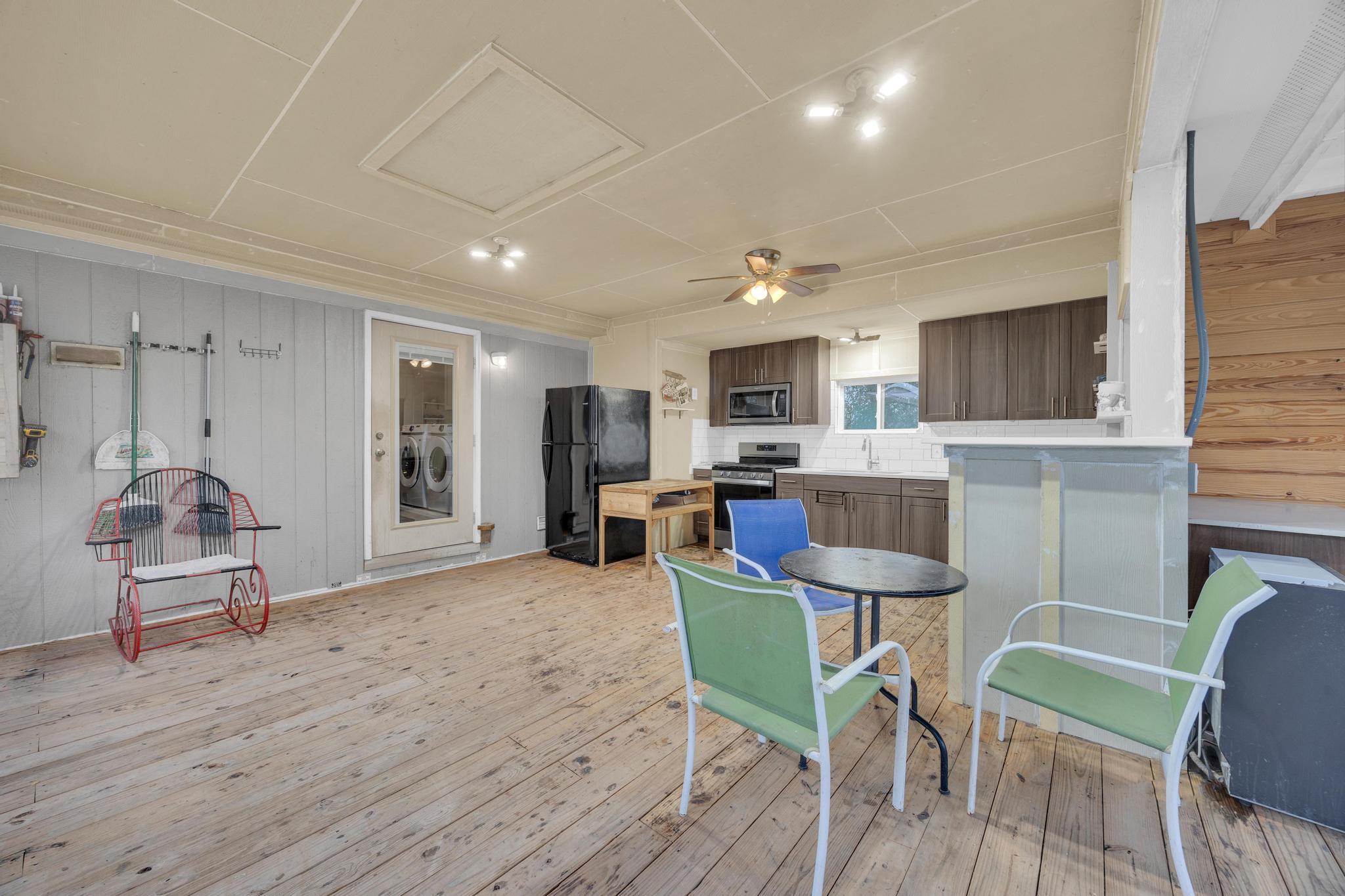 354 Oak Arbor Trl, Del Valle, TX 78617