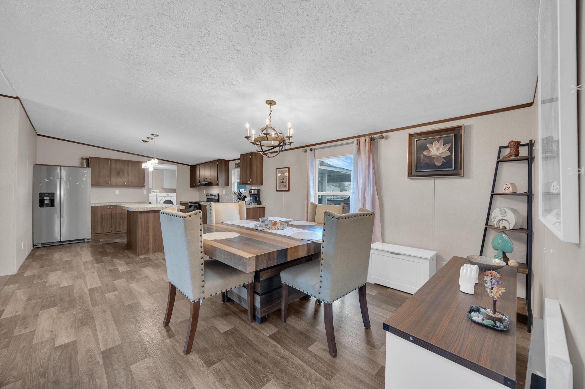 354 Oak Arbor Trl, Del Valle, TX 78617