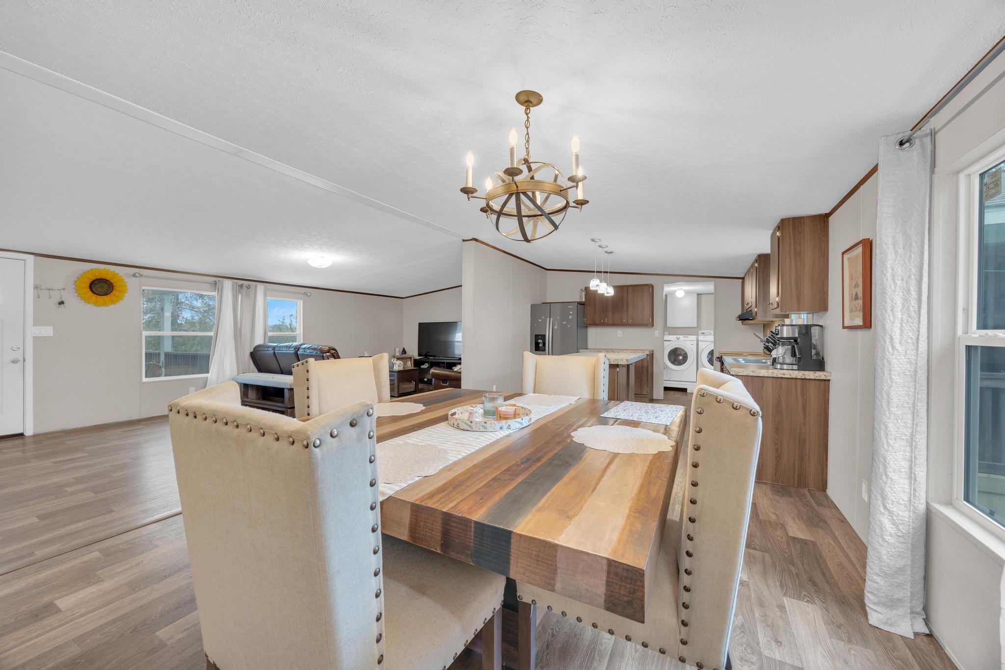 354 Oak Arbor Trl, Del Valle, TX 78617