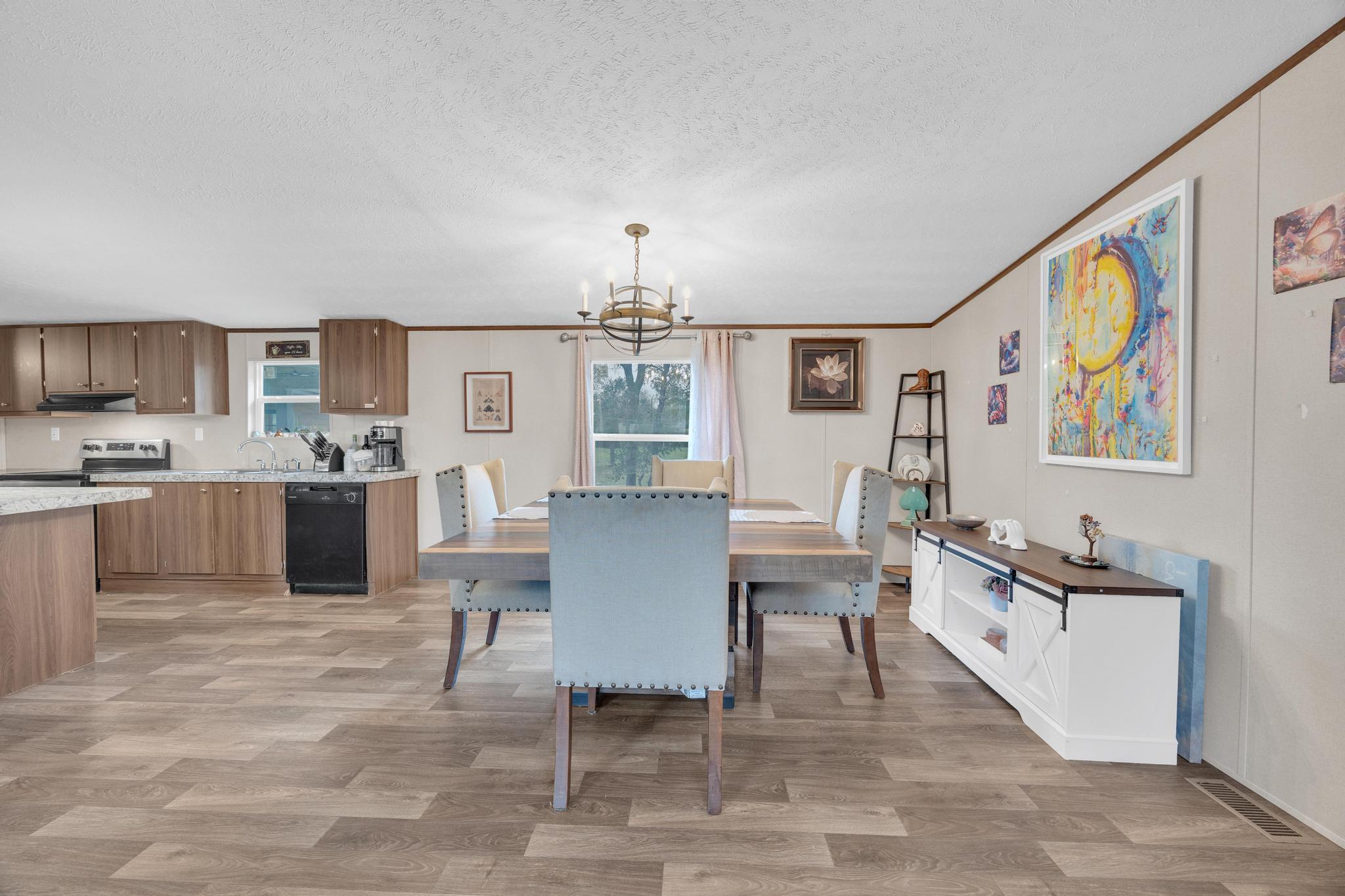 354 Oak Arbor Trl, Del Valle, TX 78617