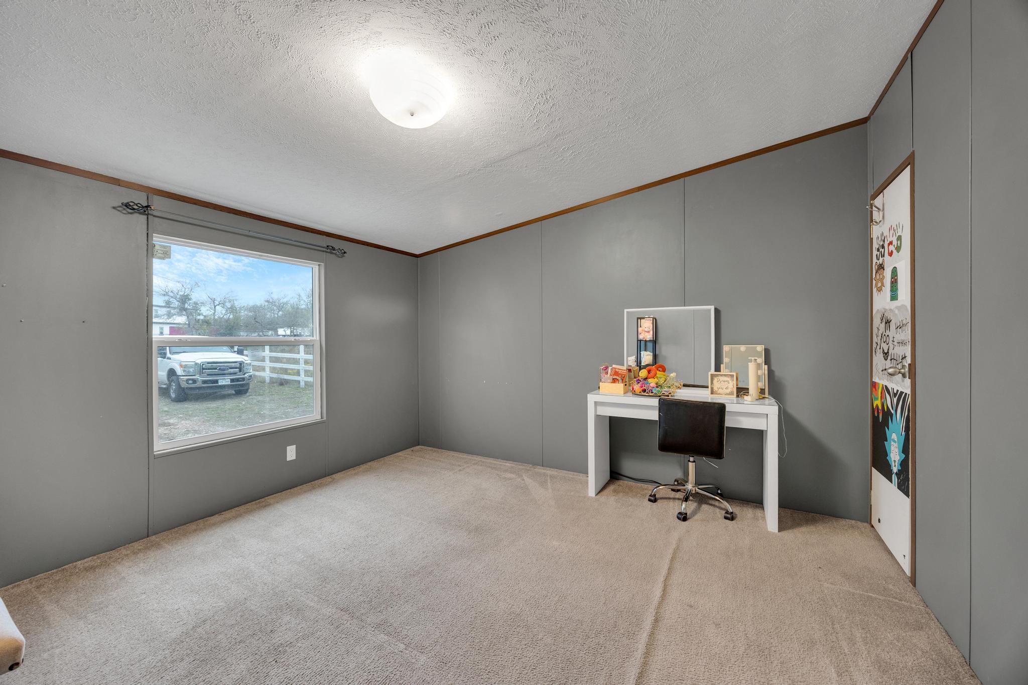 354 Oak Arbor Trl, Del Valle, TX 78617