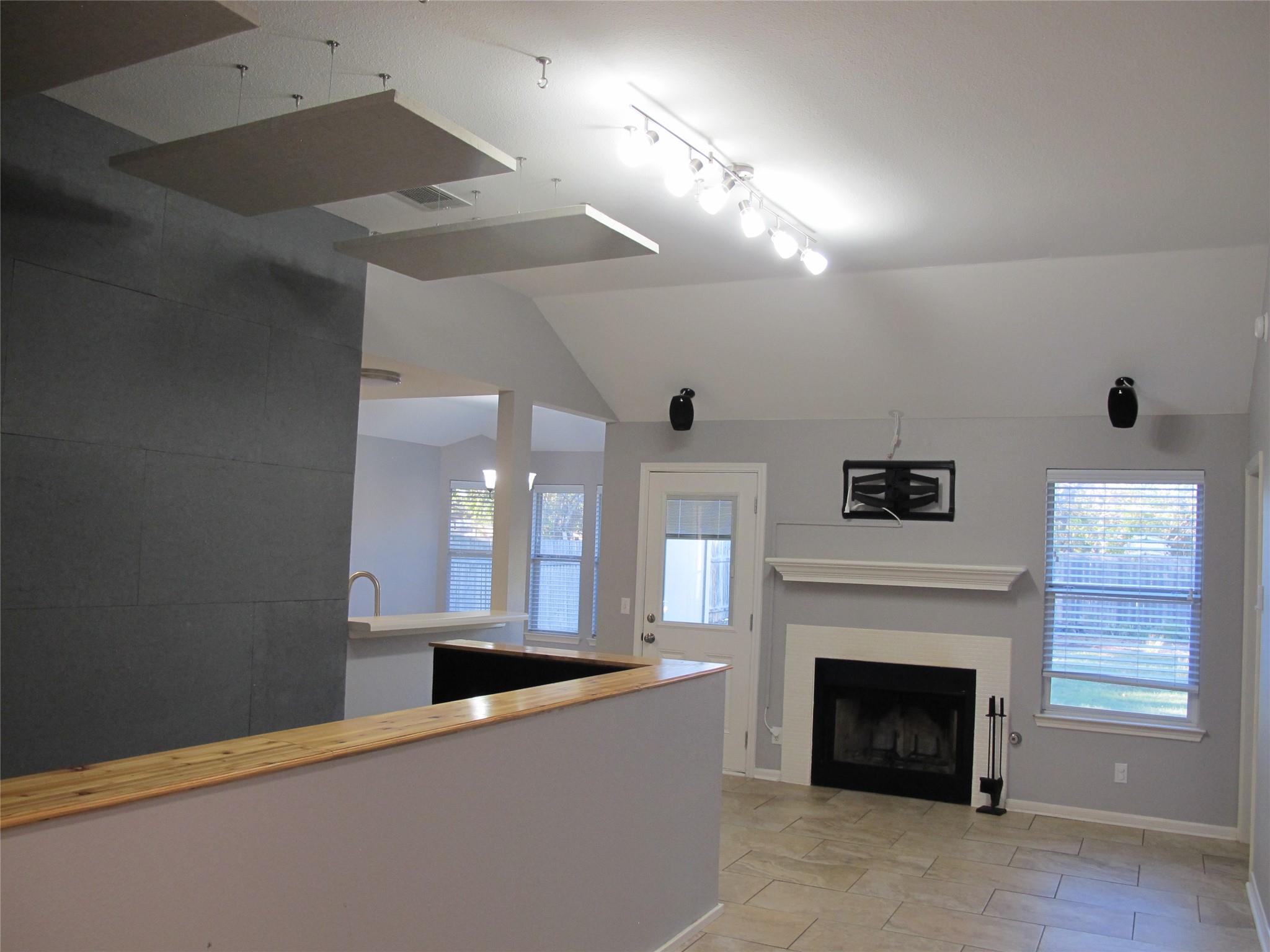 915 Lantana Ln, Leander, TX 78641