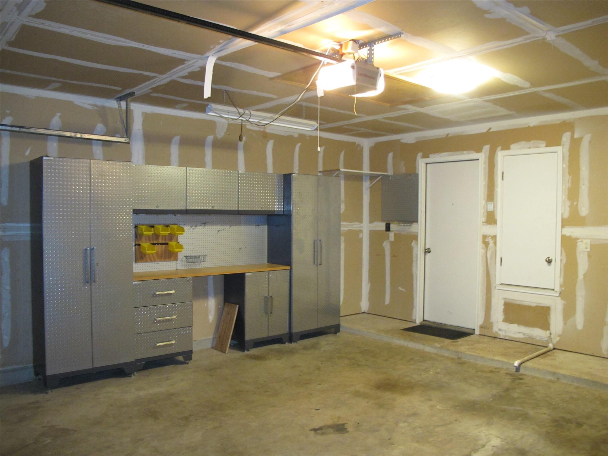 915 Lantana Ln, Leander, TX 78641