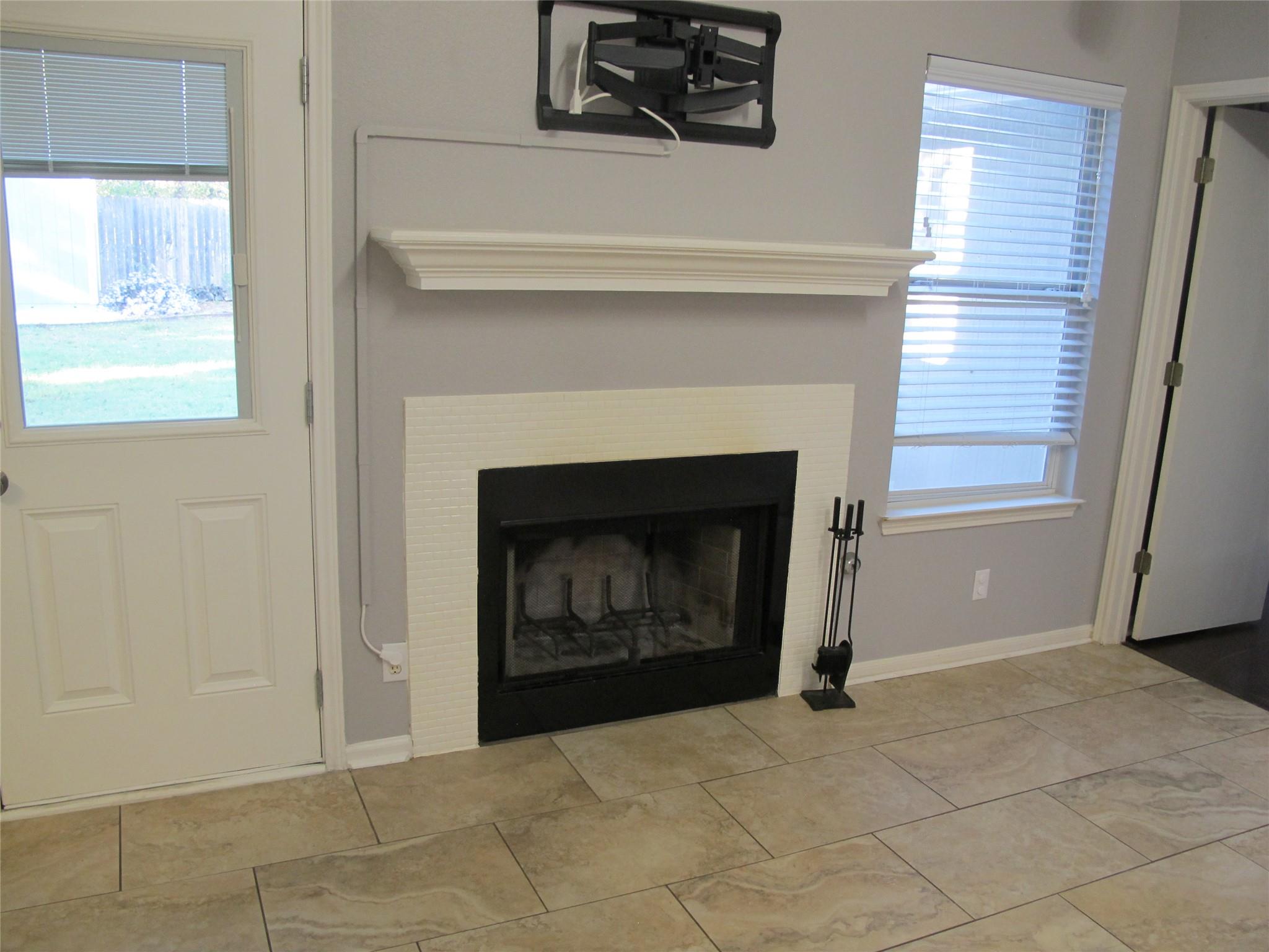 915 Lantana Ln, Leander, TX 78641