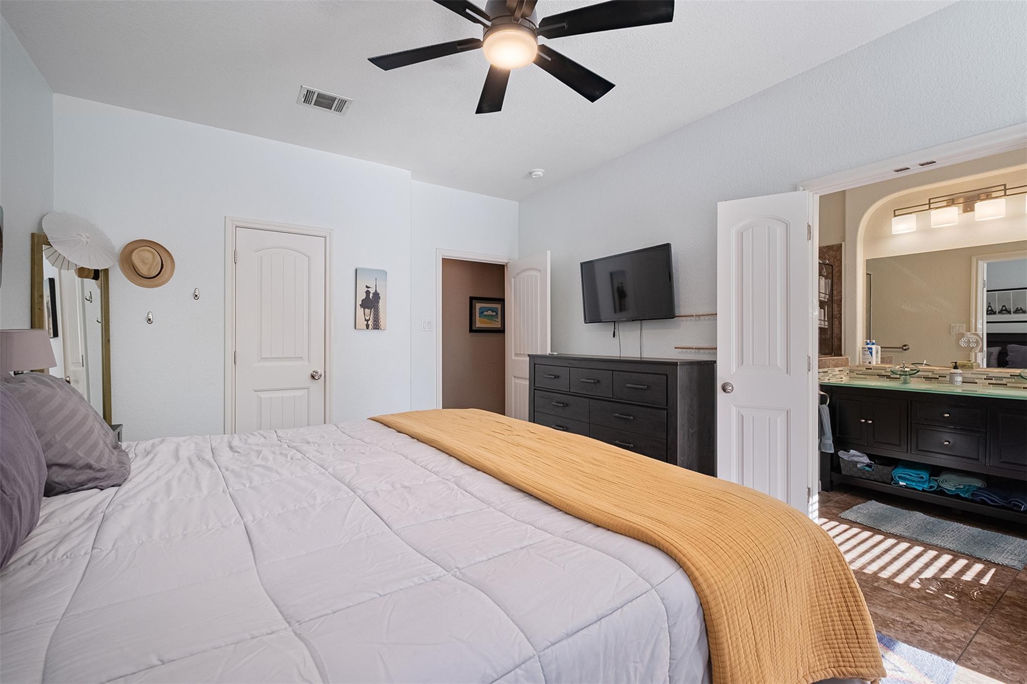 2317 Amur Dr, Austin, TX 78745